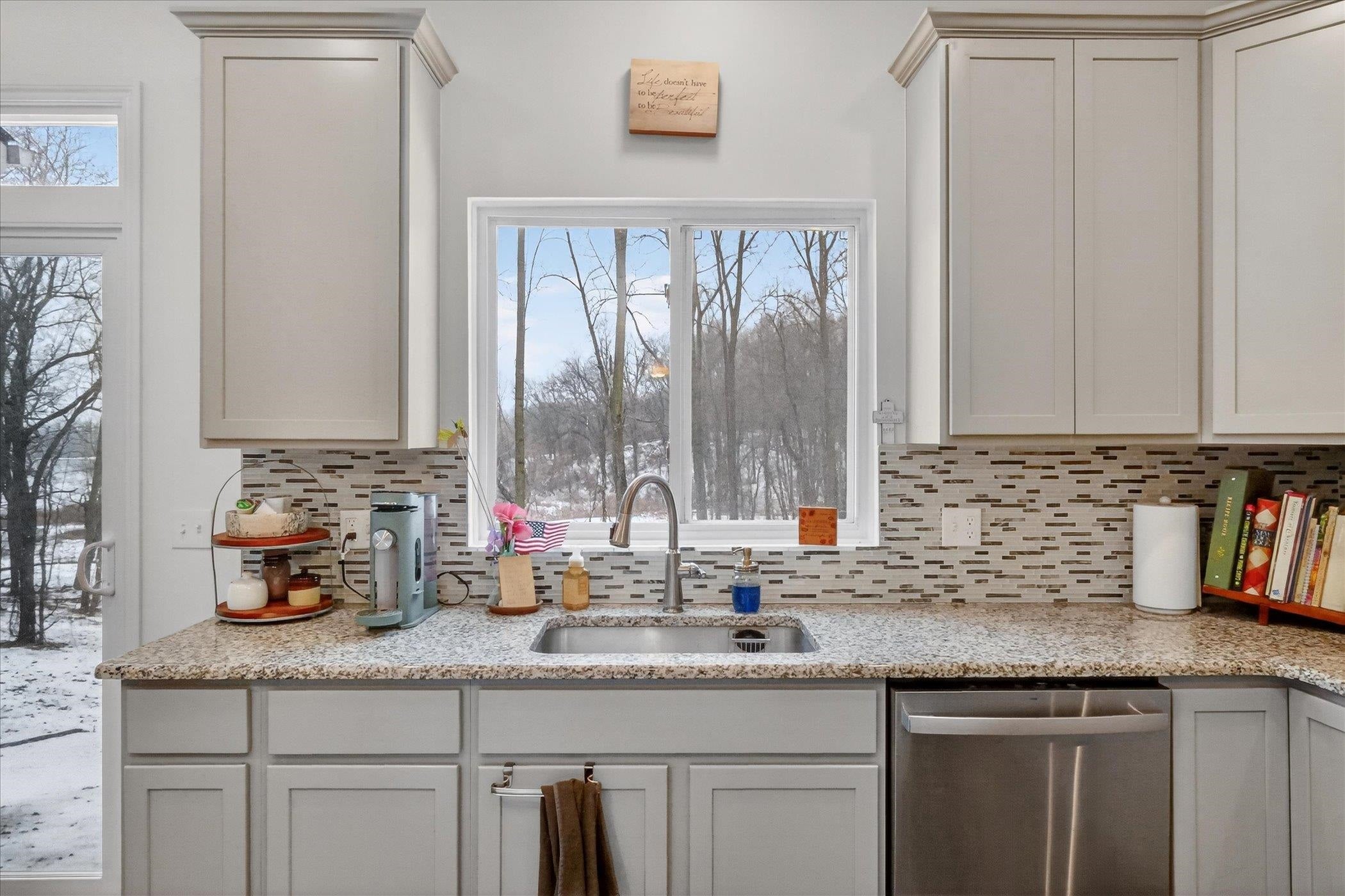 Ortonville, Michigan, 48462, United States, 5 Bedrooms Bedrooms, ,3 BathroomsBathrooms,Residential,For Sale,2008578