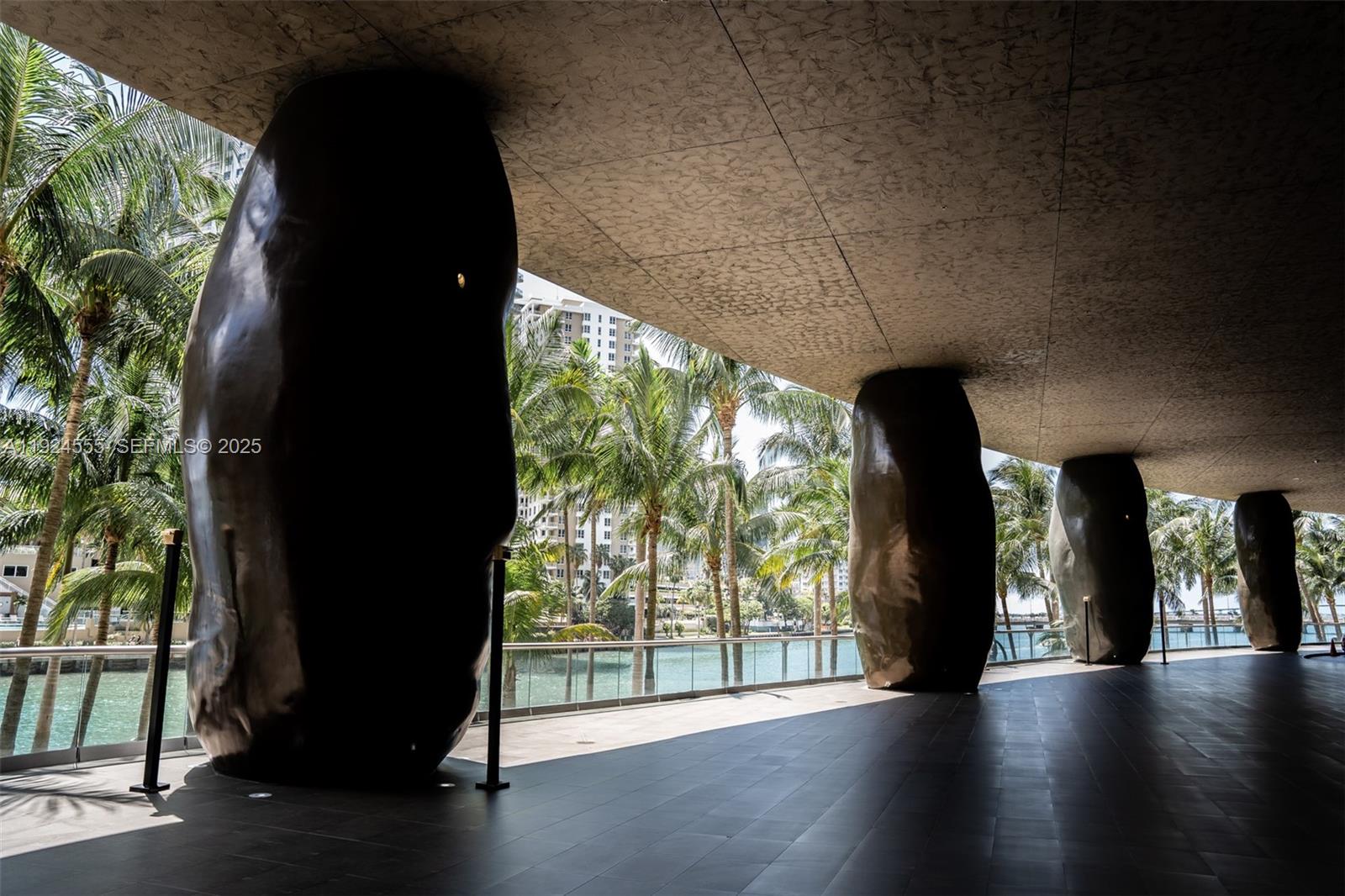 Miami, Florida, 33131, United States, 3 Bedrooms Bedrooms, ,2 BathroomsBathrooms,Residential,For Sale,2001657