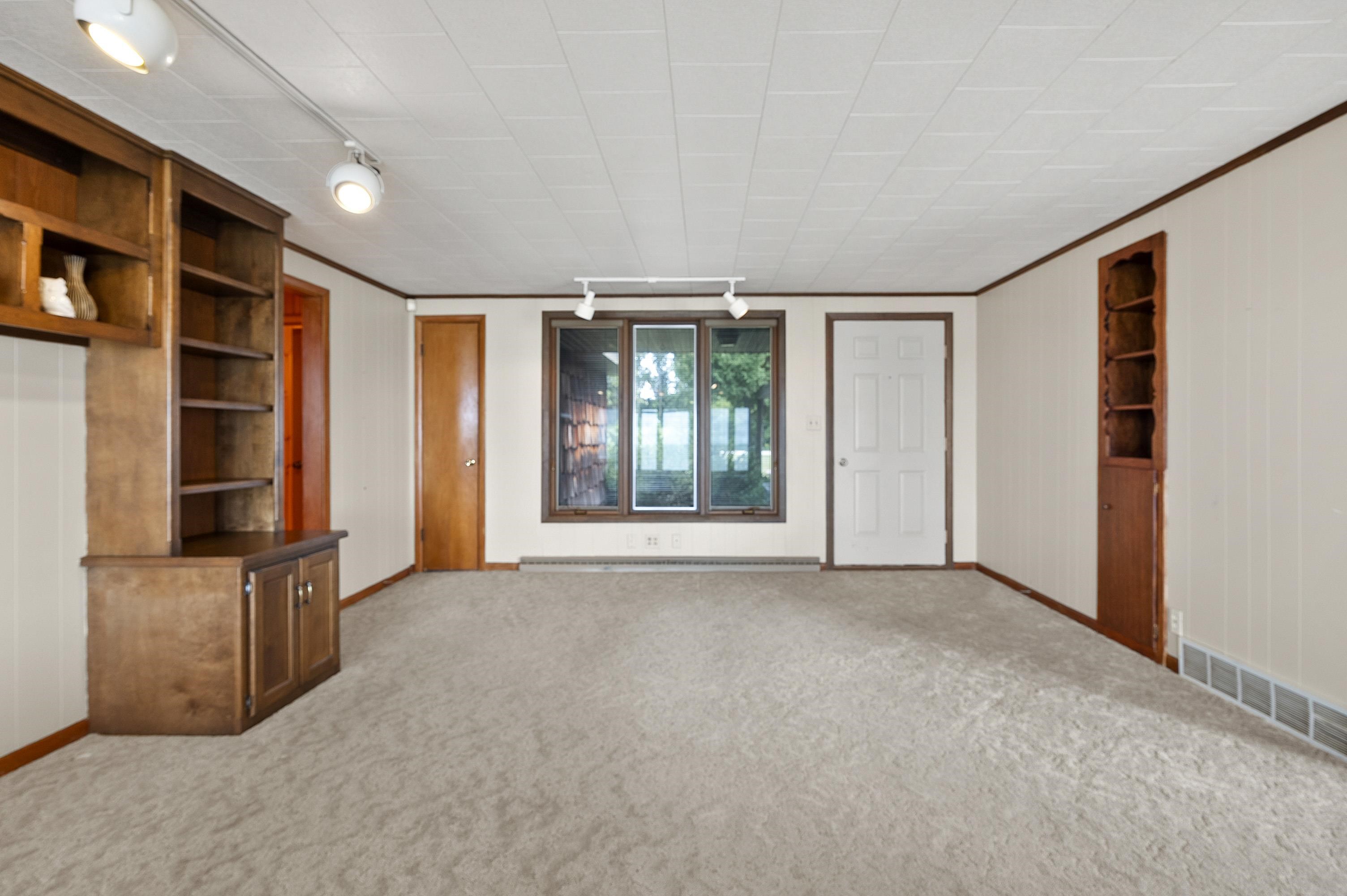 LUXEMBURG, Wisconsin, 54217, United States, 2 Bedrooms Bedrooms, ,2 BathroomsBathrooms,Residential,For Sale,1948944