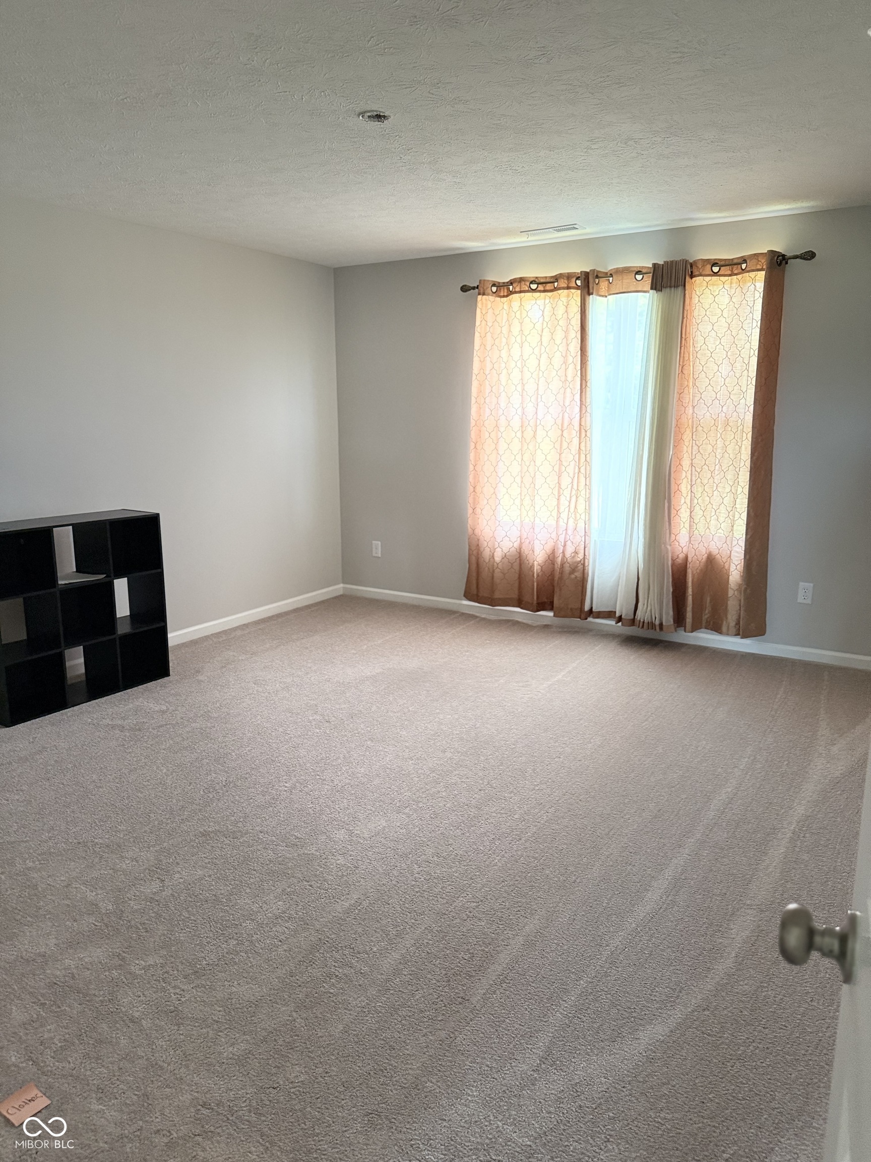 Avon, Indiana, 46123, United States, 5 Bedrooms Bedrooms, ,3 BathroomsBathrooms,Residential,For Sale,1920790