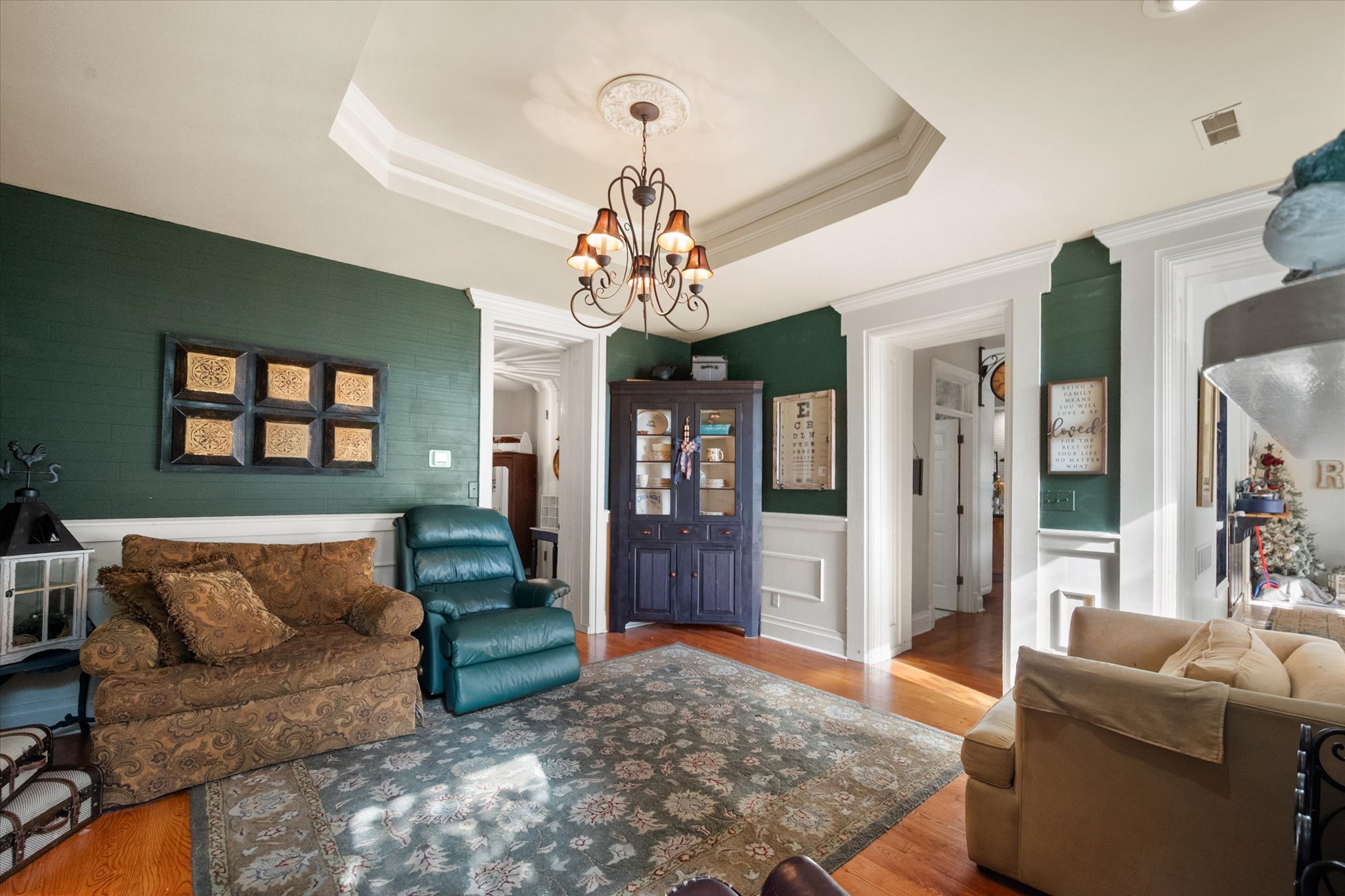 Shelbyville, Kentucky, 40065, United States, 4 Bedrooms Bedrooms, ,3 BathroomsBathrooms,Residential,For Sale,1986481