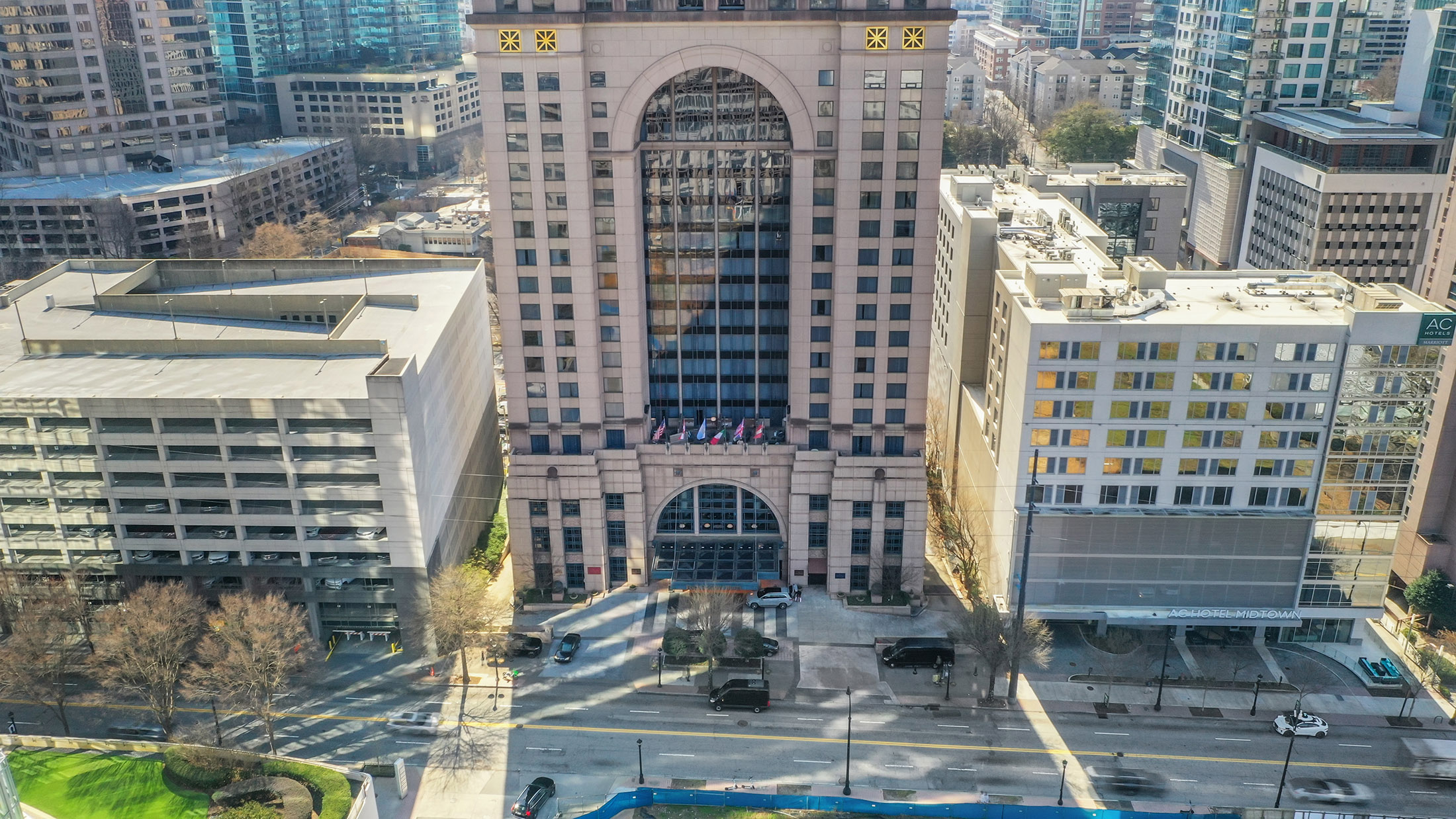  Luxury Meets Iconic Four Seasons Living with Panoramic City Views - 物件實景