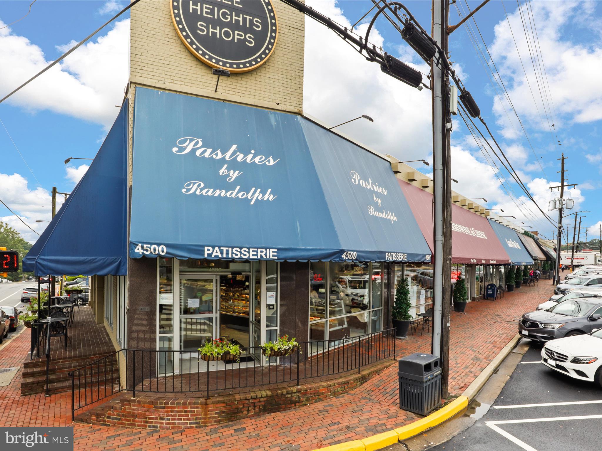 Arlington, Virginia, 22207, United States, 3 Bedrooms Bedrooms, ,3 BathroomsBathrooms,Residential,For Sale,1979007