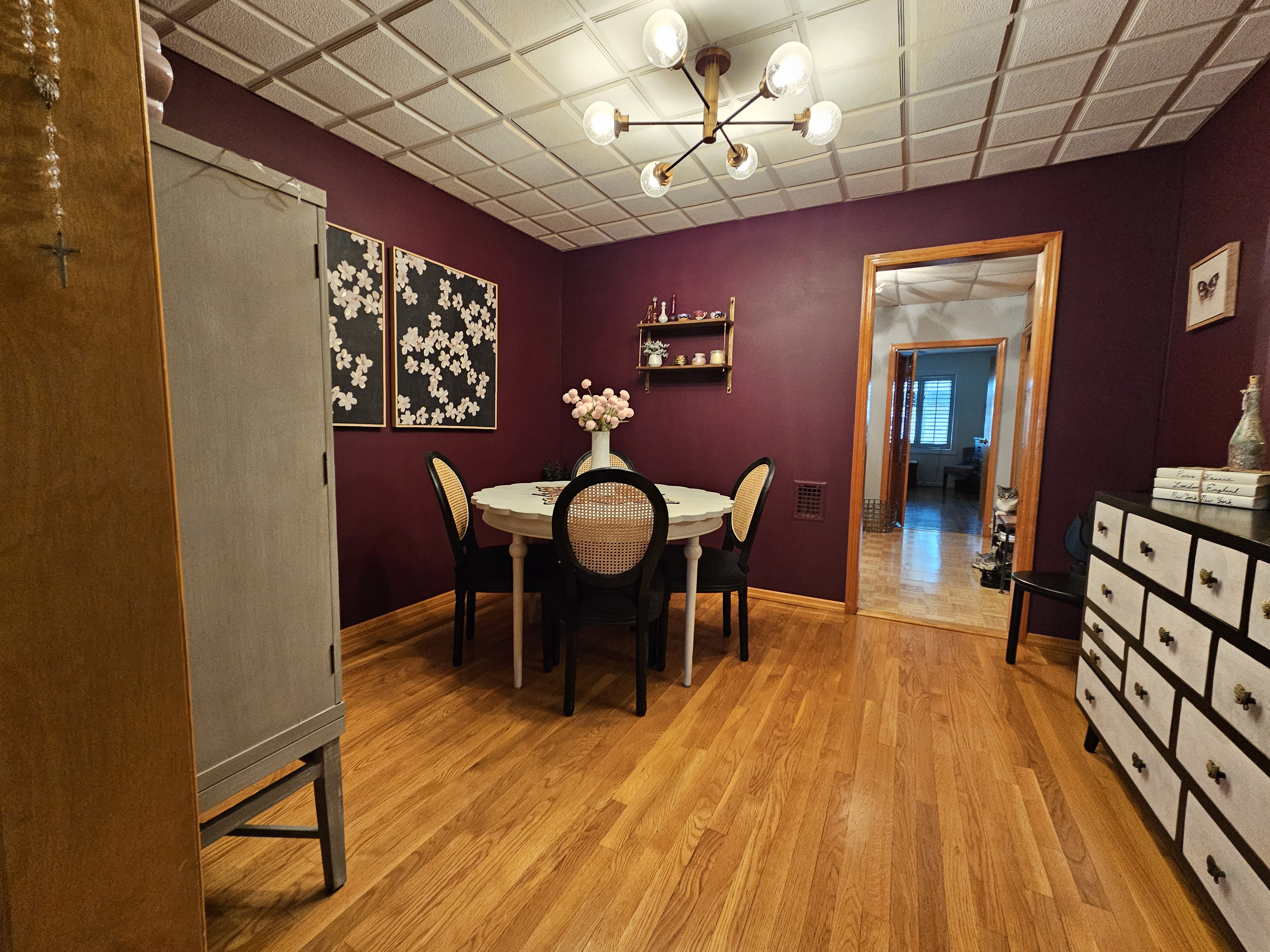 Glendale, New York, 11385, United States, 5 Bedrooms Bedrooms, ,2 BathroomsBathrooms,Residential,For Sale,1987833