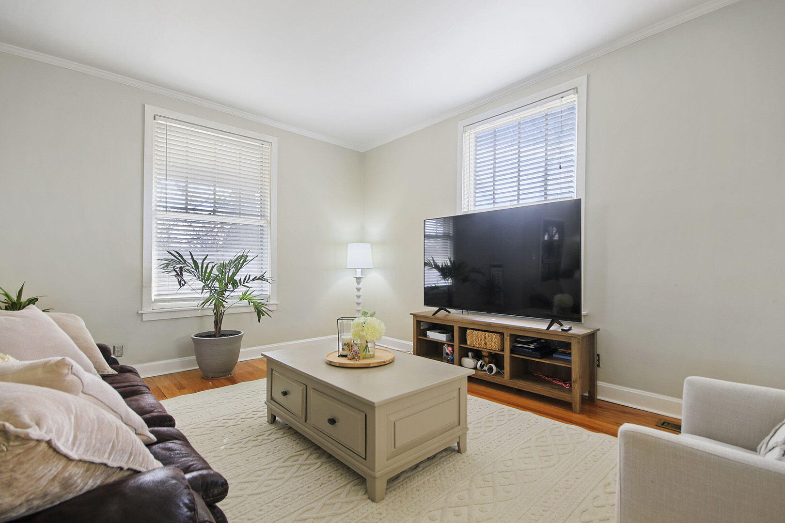 MOBERLY, Missouri, 65270, United States, 5 Bedrooms Bedrooms, ,5 BathroomsBathrooms,Residential,For Sale,2009284