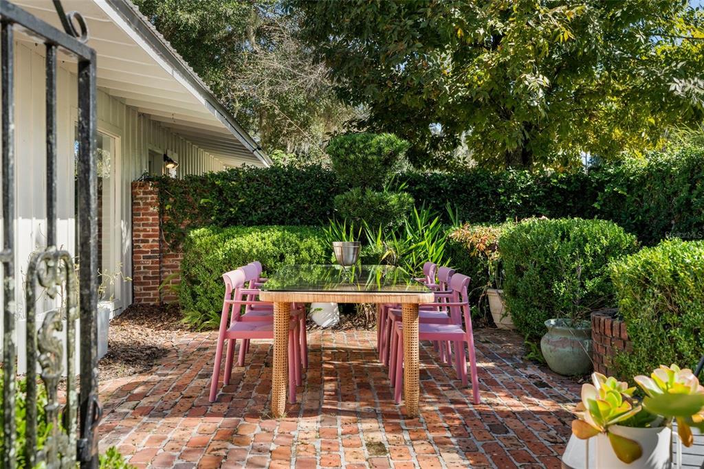 Gainesville, Florida, 32605, United States, 4 Bedrooms Bedrooms, ,3 BathroomsBathrooms,Residential,For Sale,1989463