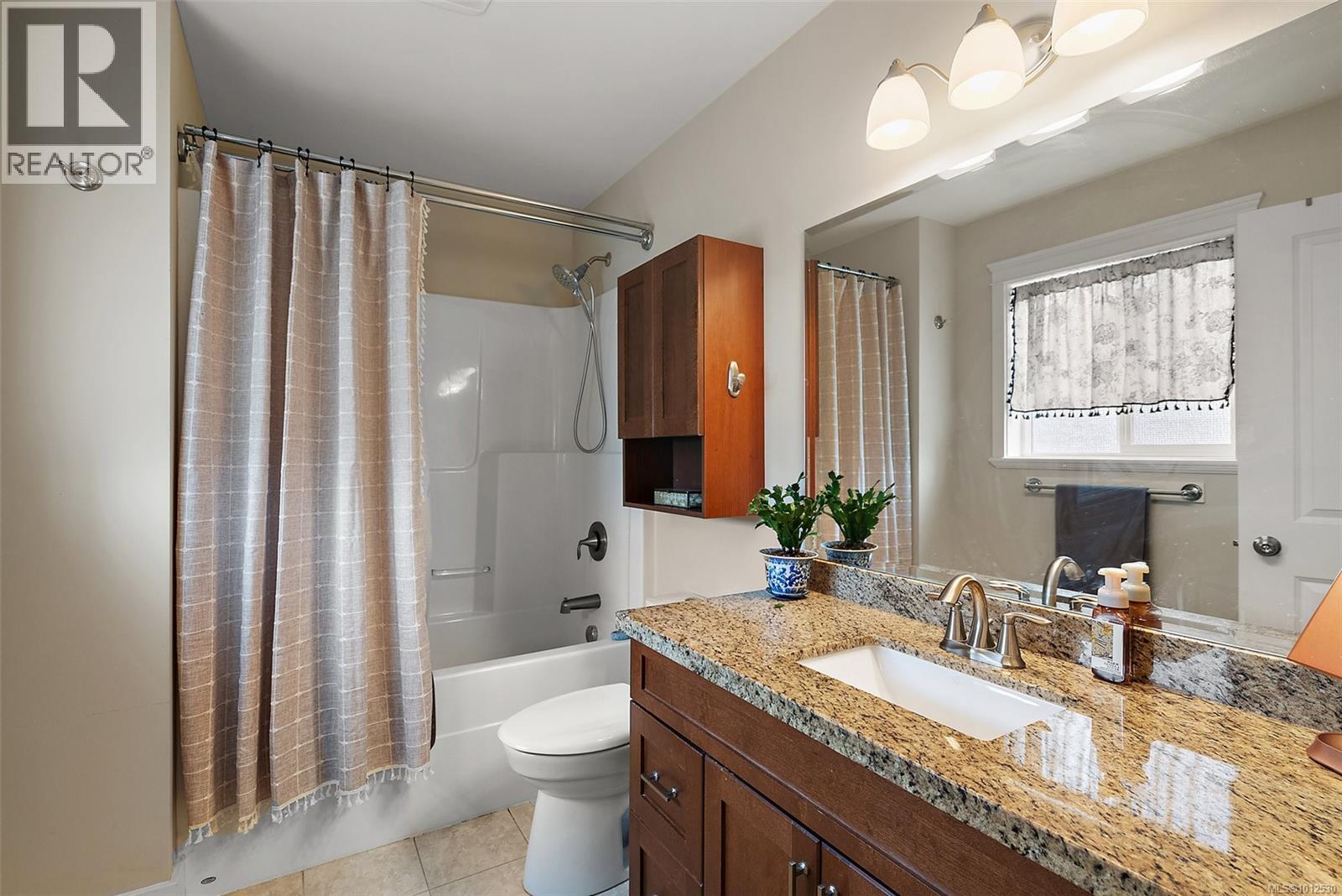DUNCAN, British Columbia, V9L 0E1, CA, 4 Bedrooms Bedrooms, ,3 BathroomsBathrooms,Residential,For Sale,1949053