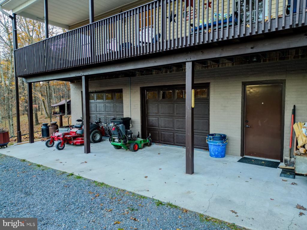 Paw Paw, West Virginia, 25434, United States, 3 Bedrooms Bedrooms, ,3 BathroomsBathrooms,Residential,For Sale,1989238