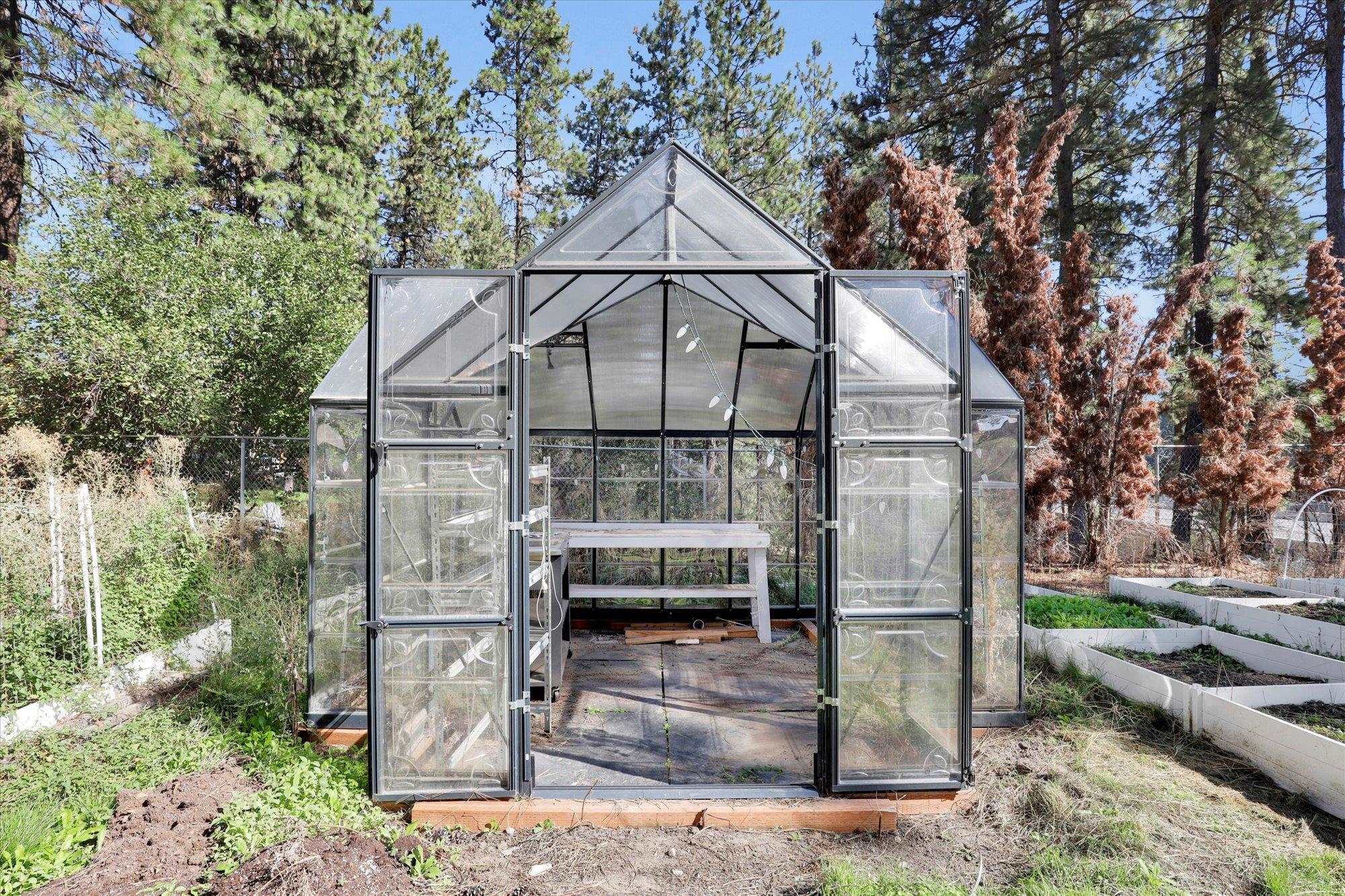 Mead, Washington, 99021, United States, 6 Bedrooms Bedrooms, ,3 BathroomsBathrooms,Residential,For Sale,1958324