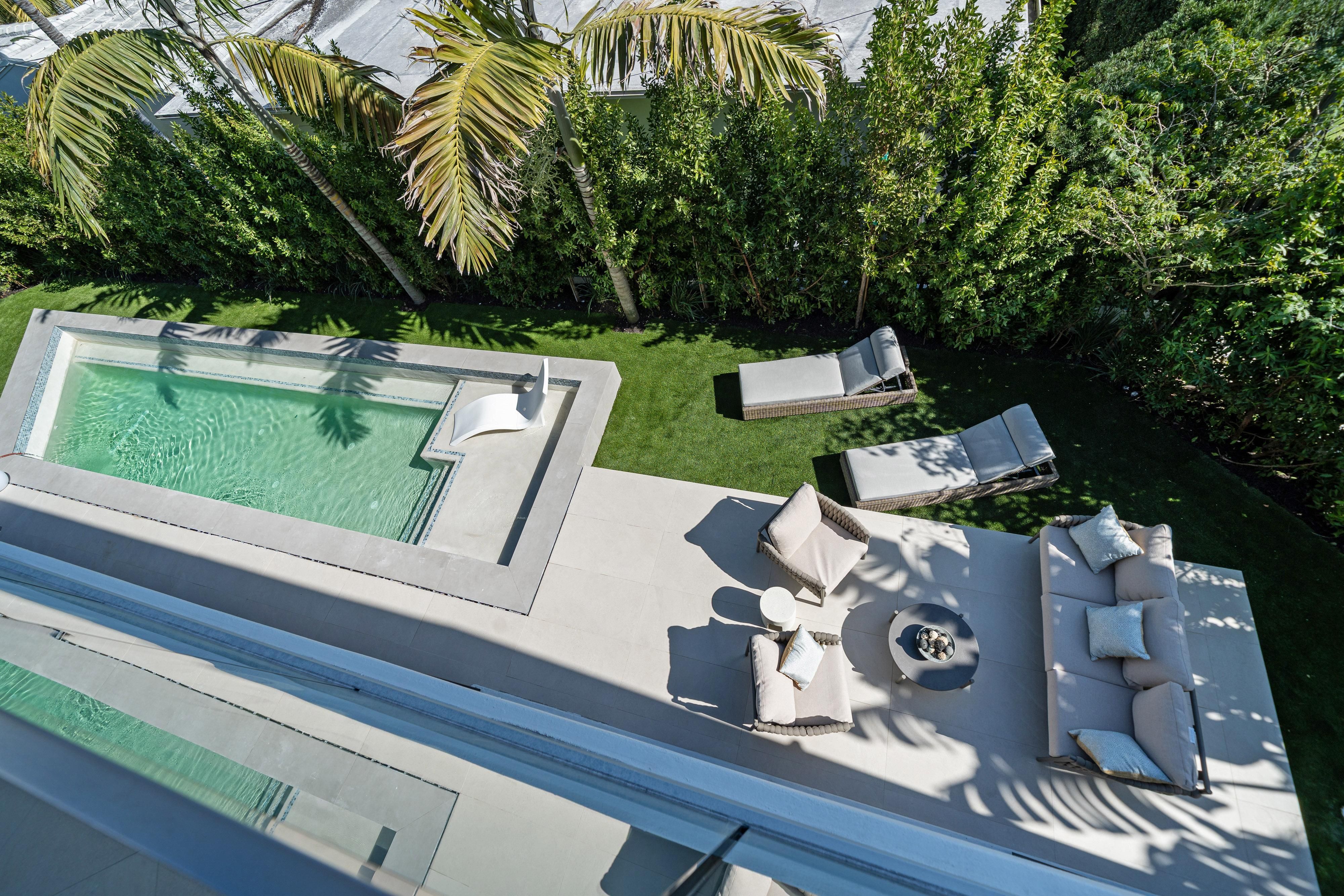  1045 W 47th Ct, Miami Beach, FL, 33140 - 物件實景