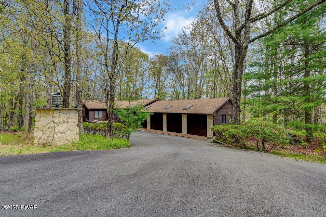 Lords Valley, Pennsylvania, 18428, United States, 5 Bedrooms Bedrooms, ,3 BathroomsBathrooms,Residential,For Sale,1977416