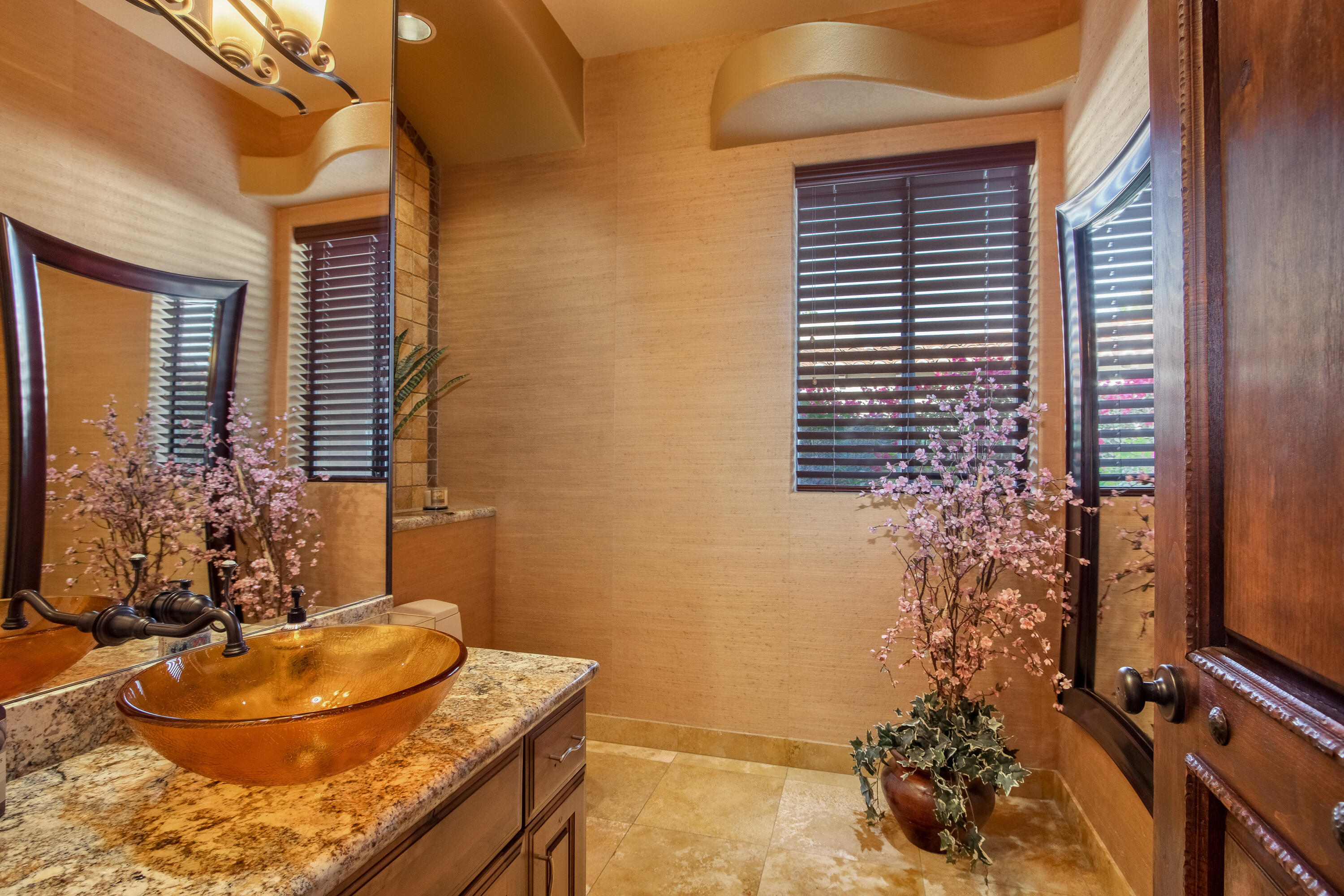 La Quinta, California, 92253, United States, 4 Bedrooms Bedrooms, ,4 BathroomsBathrooms,Residential,For Sale,1940947