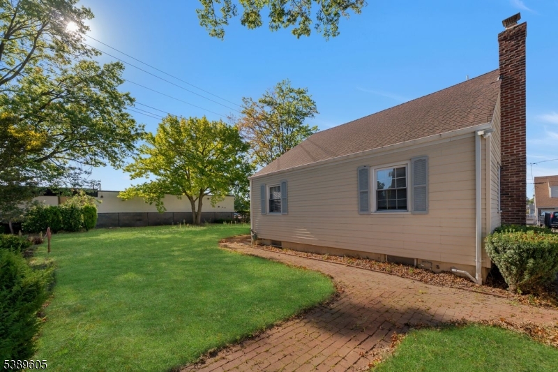 Union Twp., New Jersey, 07083, United States, 4 Bedrooms Bedrooms, ,1 BathroomBathrooms,Residential,For Sale,1989431