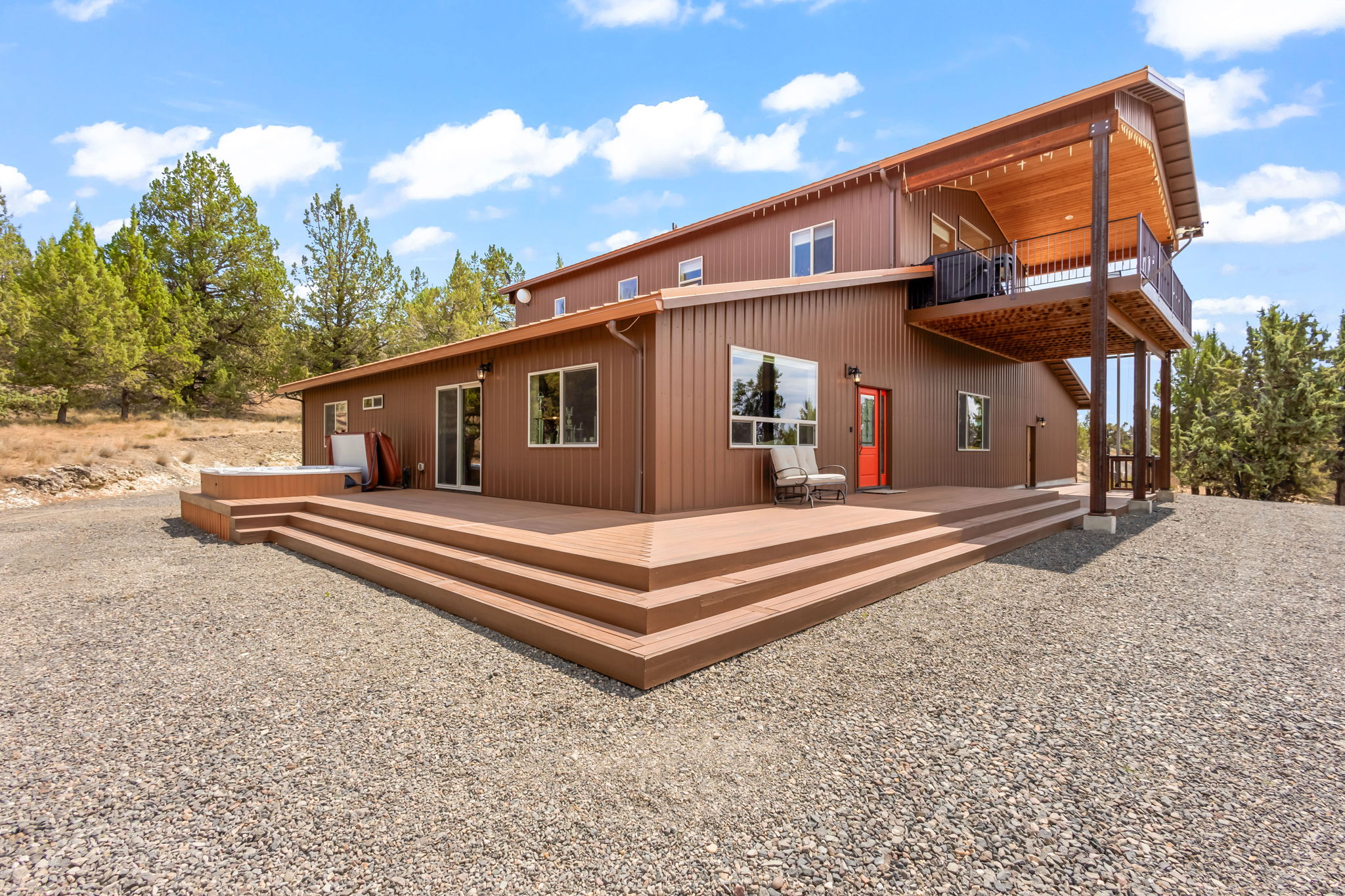 Prineville, Oregon, 97754, United States, 3 Bedrooms Bedrooms, ,4 BathroomsBathrooms,Residential,For Sale,1942116