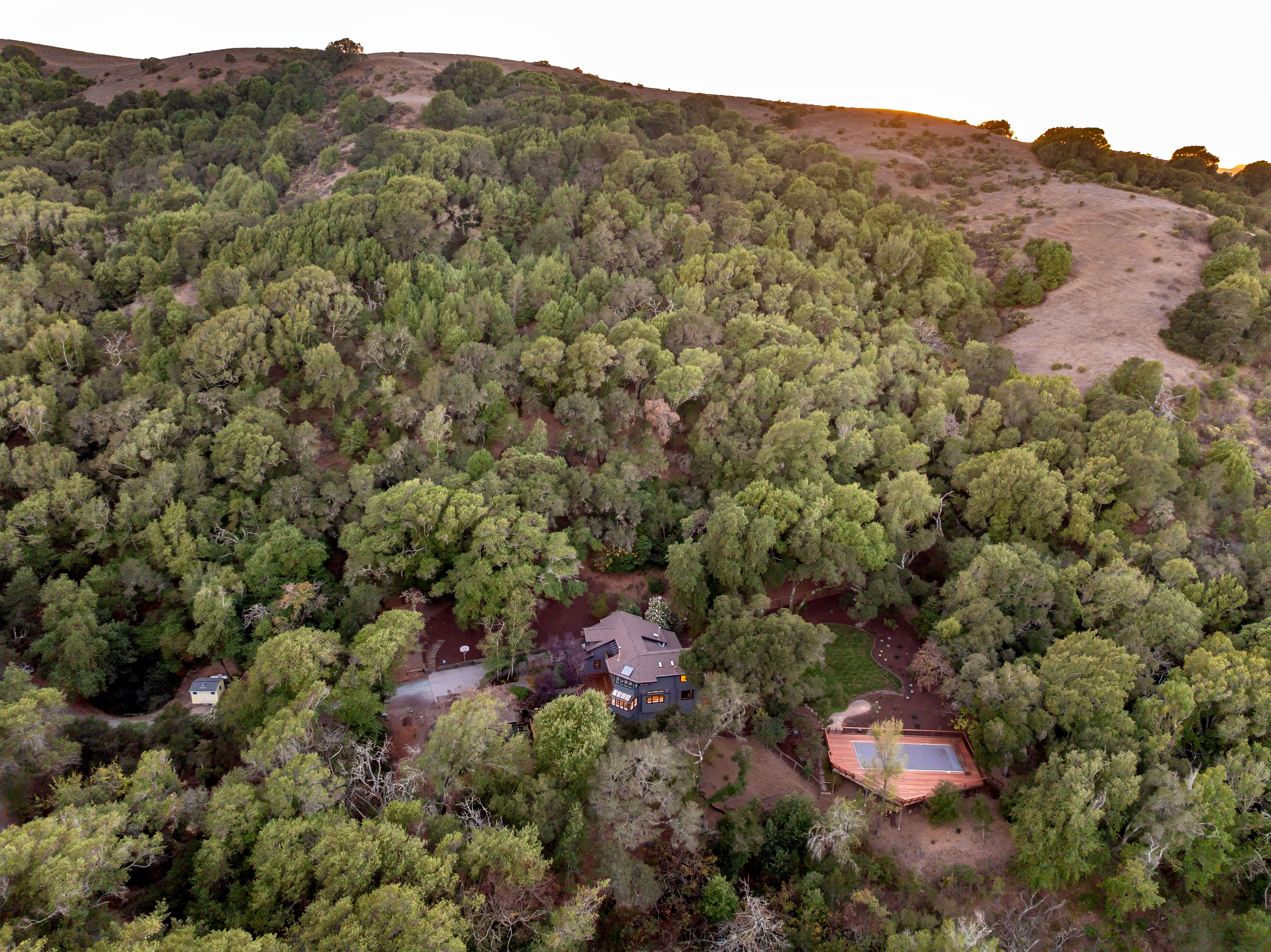  Private Retreat with Acreage - 物件實景