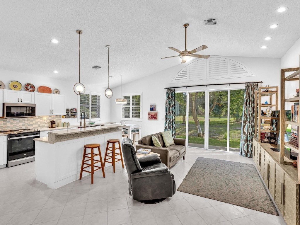 Pompano Beach, Florida, 33069, United States, 3 Bedrooms Bedrooms, ,2 BathroomsBathrooms,Residential,For Sale,2008555