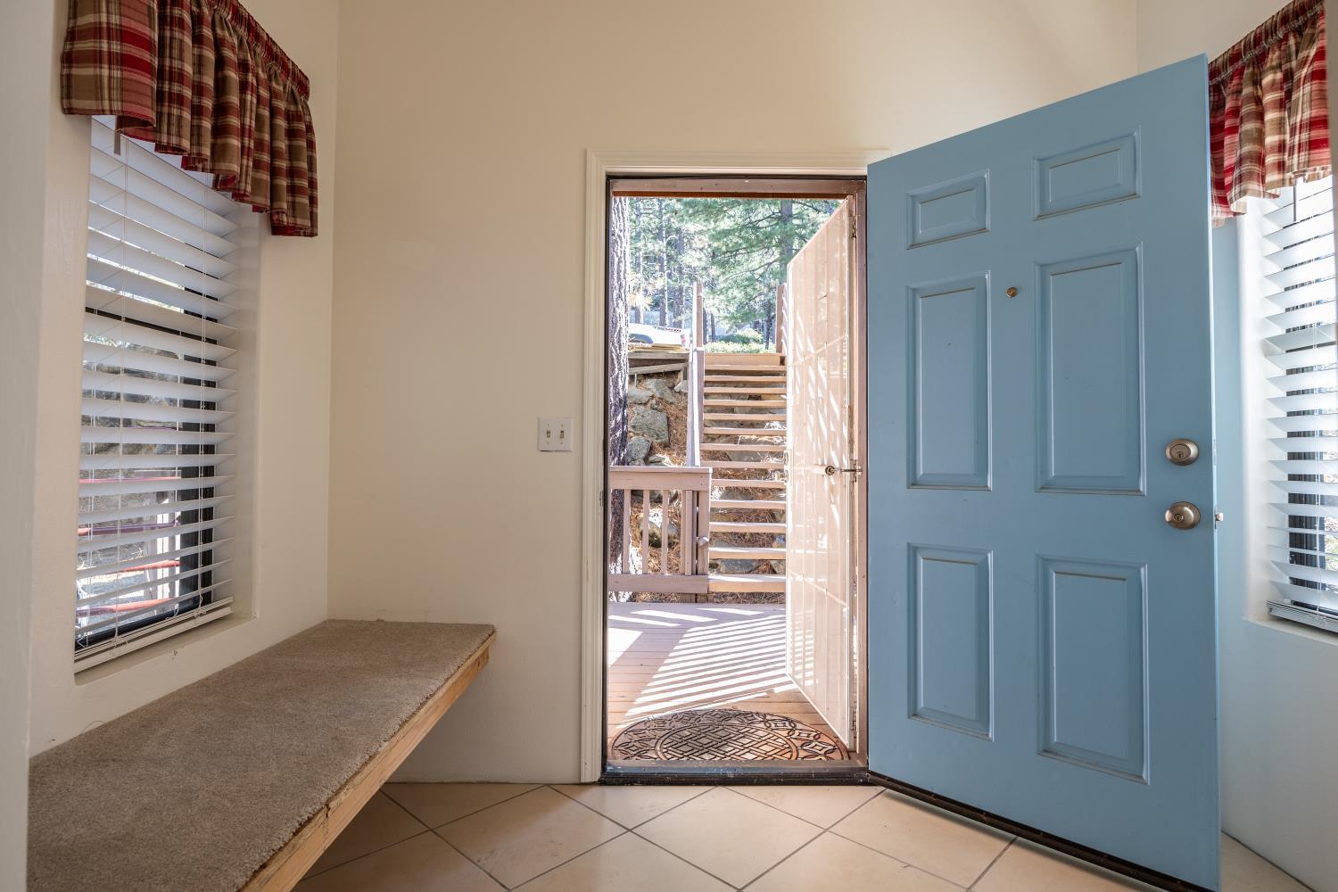 Yosemite West, California, 95389, United States, 5 Bedrooms Bedrooms, ,4 BathroomsBathrooms,Residential,For Sale,2005695