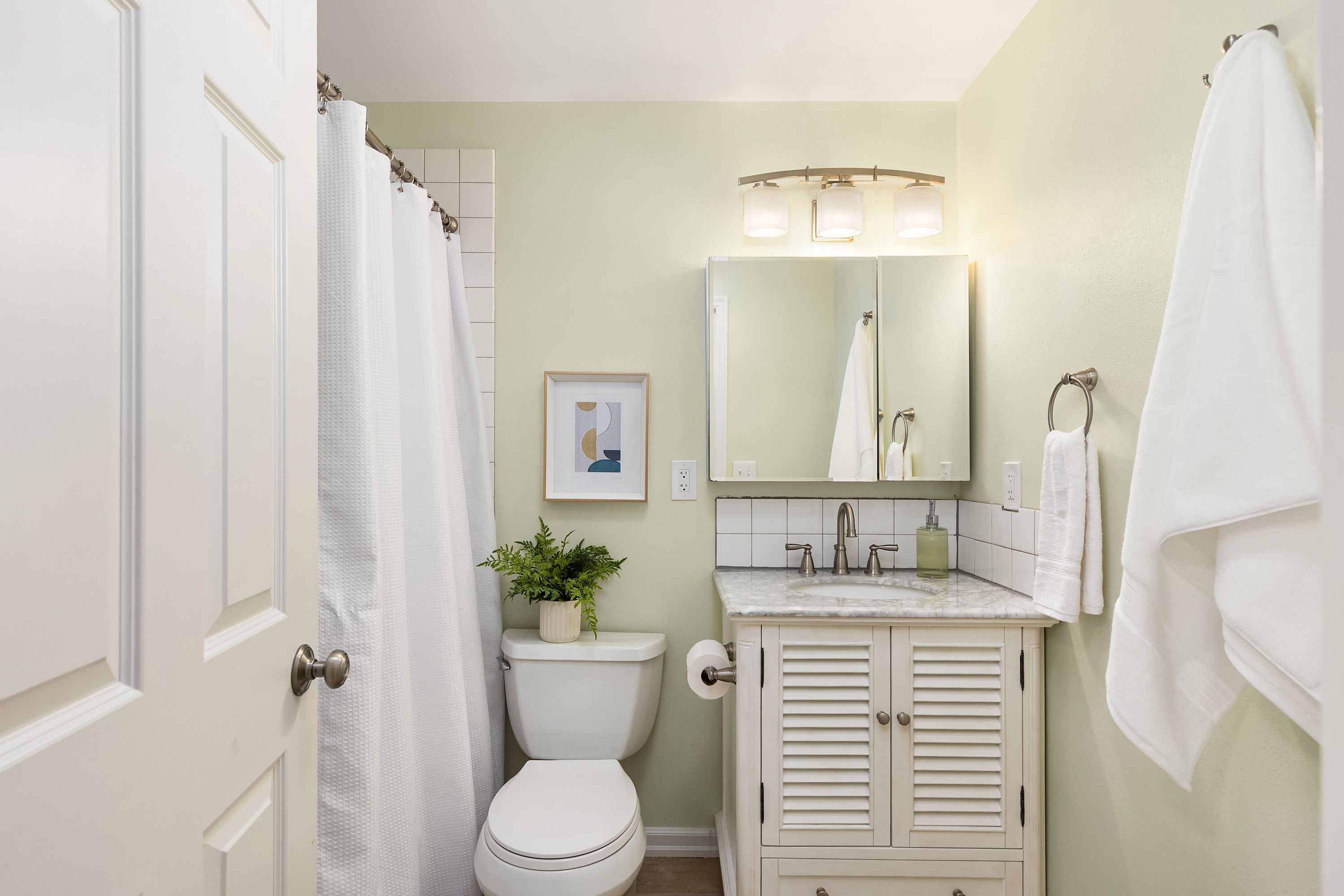  1020 NE Holm Ct, Poulsbo, WA 98370 - 物件實景