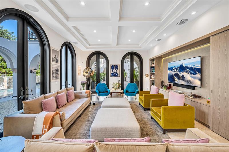 Miami, Florida, 33143, United States, 8 Bedrooms Bedrooms, ,10 BathroomsBathrooms,Residential,For Sale,1989350