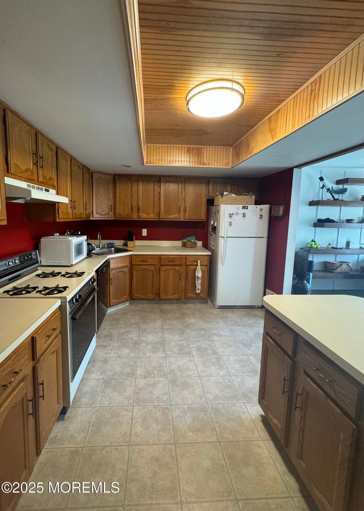 Seaside Park, New Jersey, 08752, United States, 2 Bedrooms Bedrooms, ,2 BathroomsBathrooms,Residential,For Sale,1975556