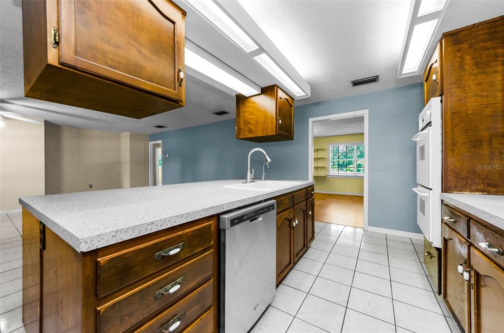 Plant City, Florida, 33566, United States, 3 Bedrooms Bedrooms, ,2 BathroomsBathrooms,Residential,For Sale,1932483