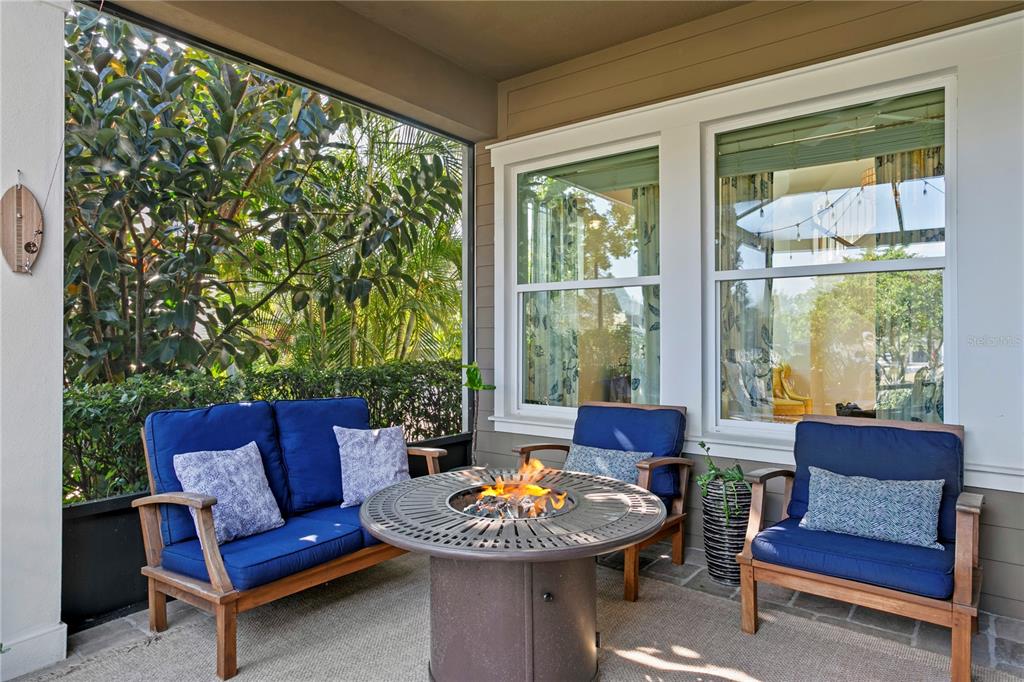 Lithia, Florida, 33547, United States, 5 Bedrooms Bedrooms, ,4 BathroomsBathrooms,Residential,For Sale,1997364