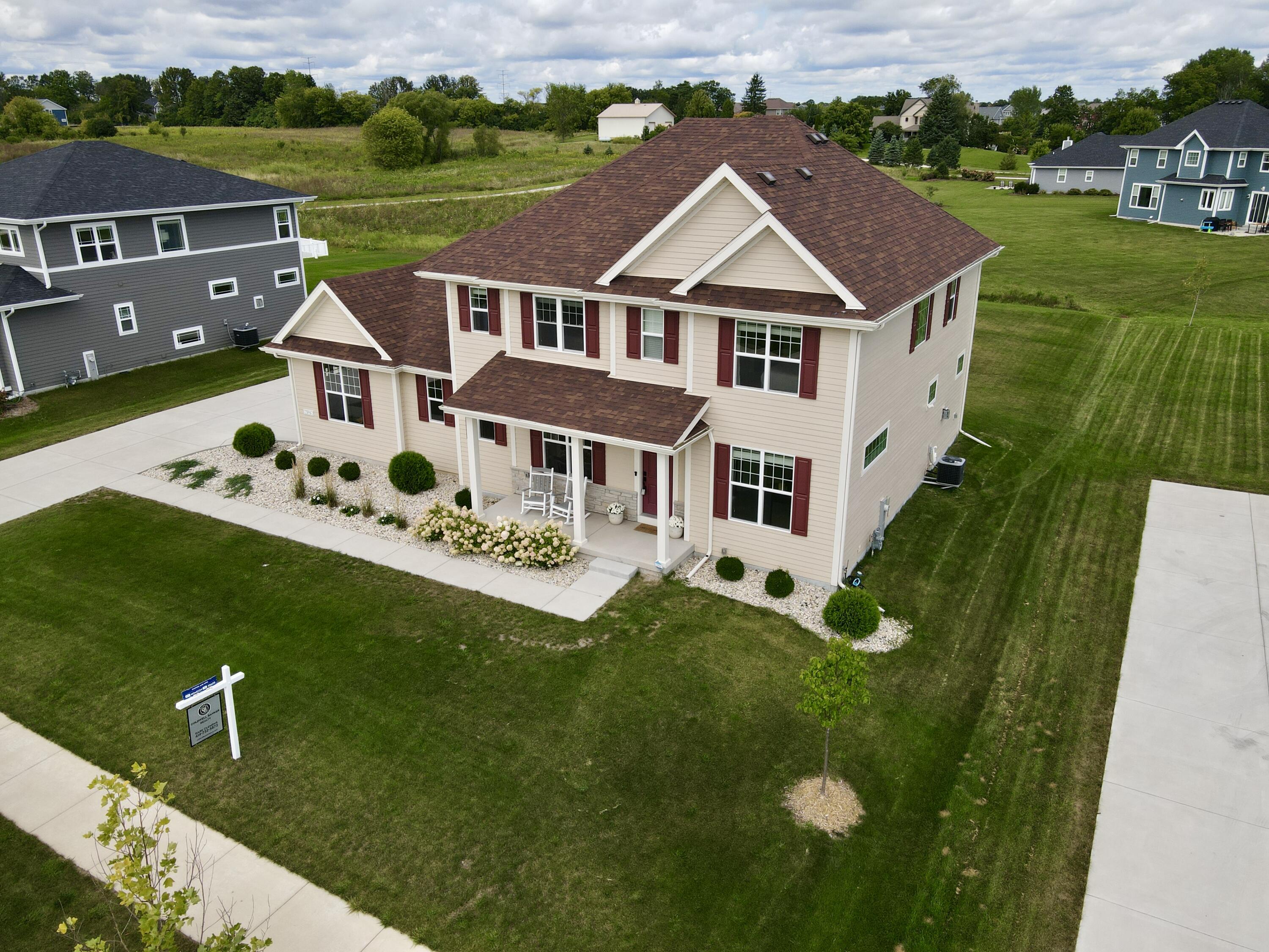 Mequon, Wisconsin, 53097, United States, 5 Bedrooms Bedrooms, ,4 BathroomsBathrooms,Residential,For Sale,1932349