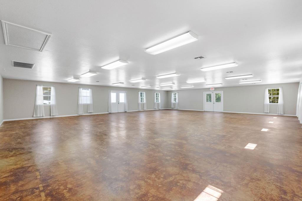 Fredericksburg, Texas, 78624, United States, 5 Bedrooms Bedrooms, ,4 BathroomsBathrooms,Residential,For Sale,1981839