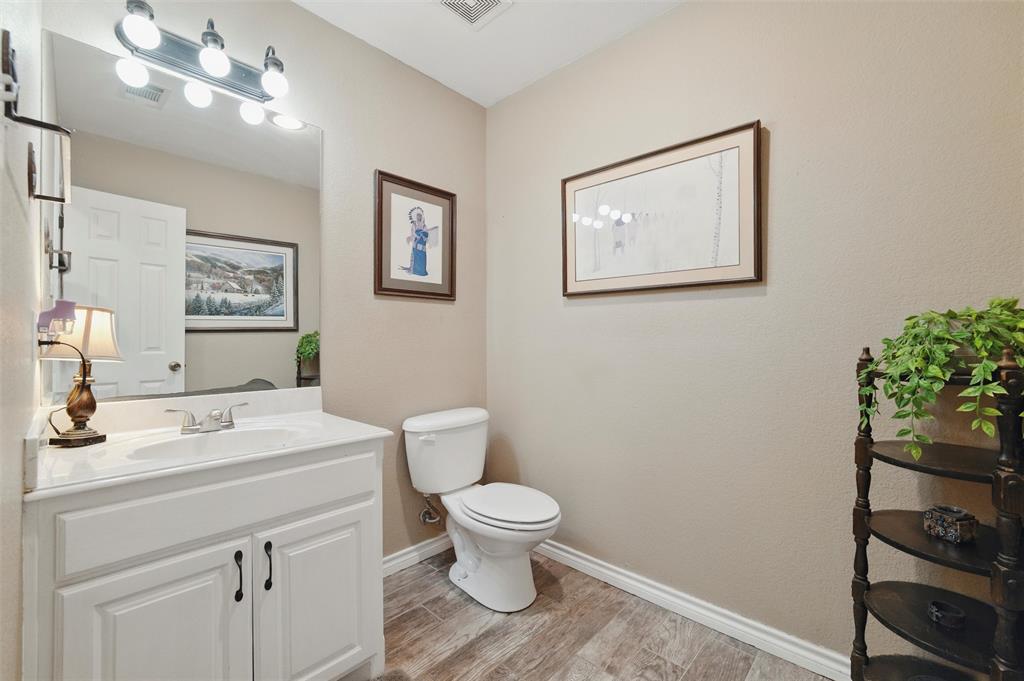 Weatherford, Texas, 76088, United States, 5 Bedrooms Bedrooms, ,4 BathroomsBathrooms,Residential,For Sale,1920303