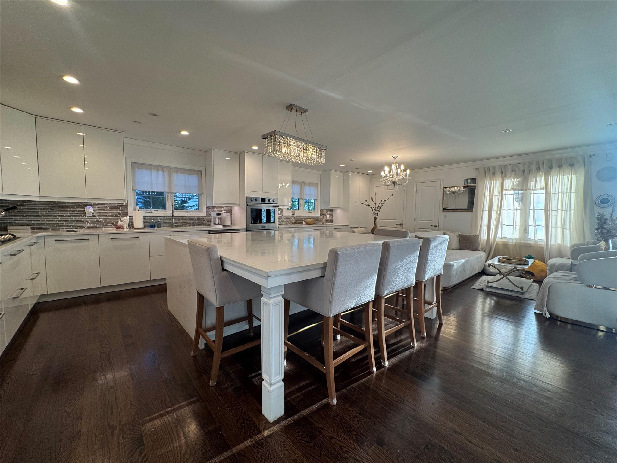 Seaford, New York, 11783, United States, 6 Bedrooms Bedrooms, ,3 BathroomsBathrooms,Residential,For Sale,1766775