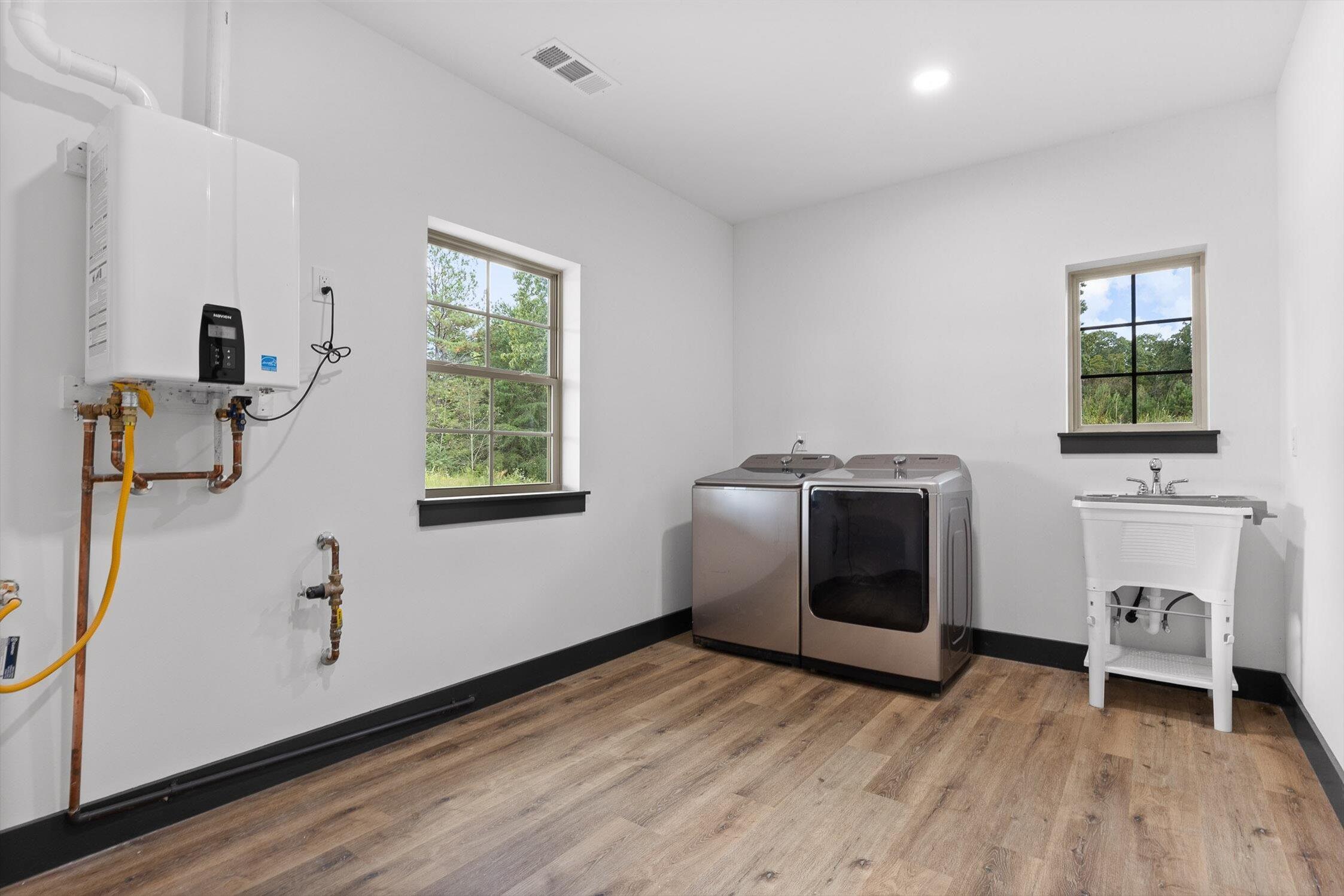 Higdon, Alabama, 35979, United States, 3 Bedrooms Bedrooms, ,2 BathroomsBathrooms,Residential,For Sale,1983057