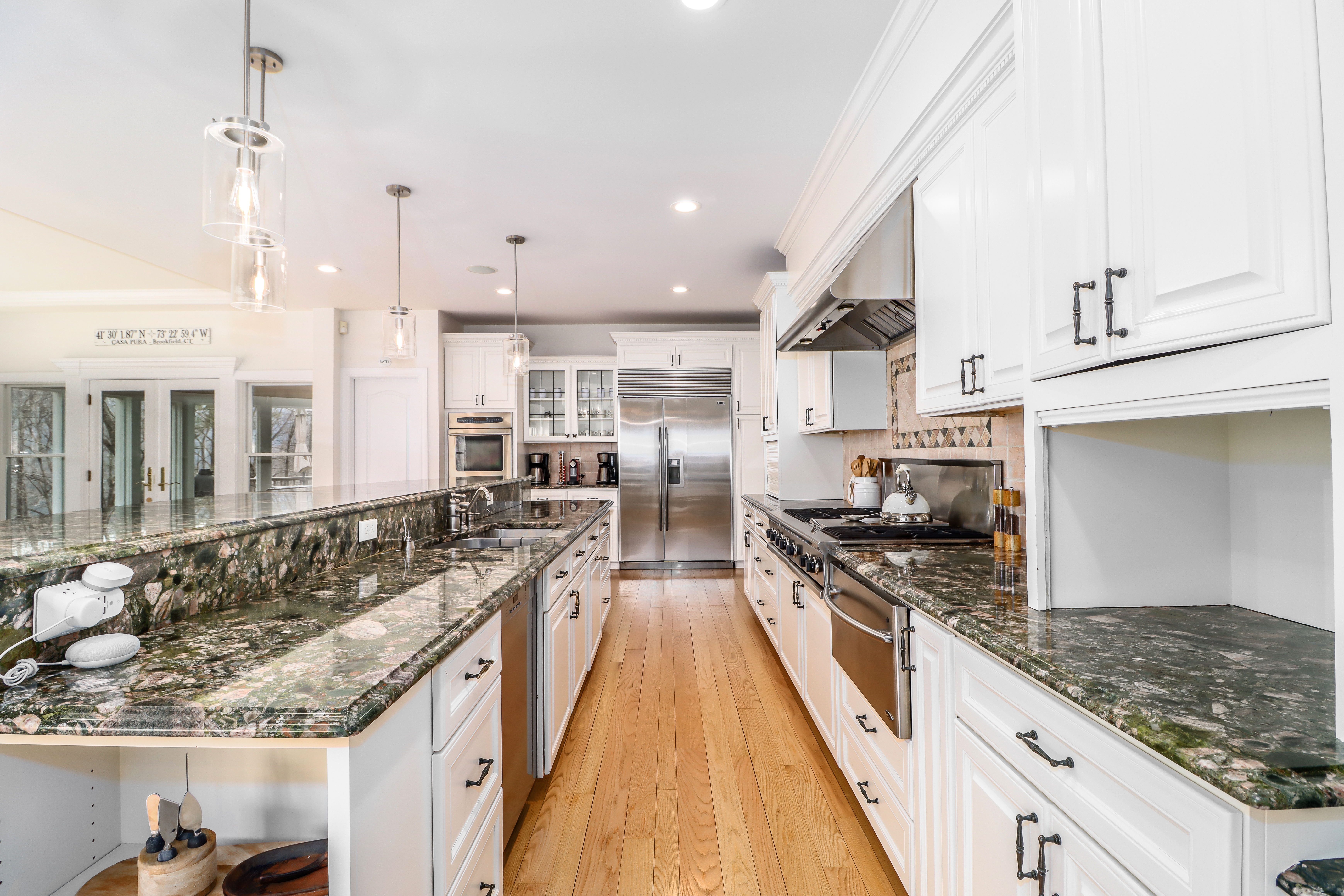  Lake Lillinonah Living, Elevated by Privacy and Scale - 物件實景