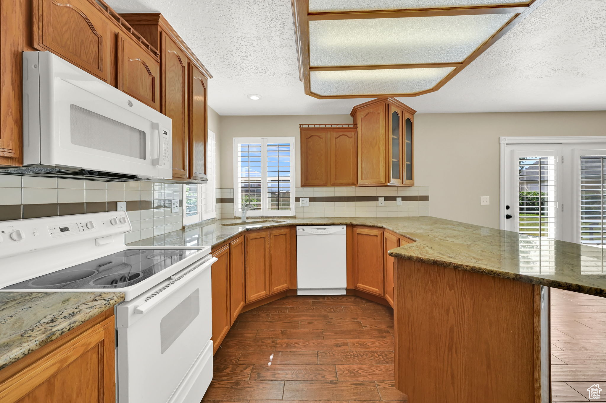 Farr West, Utah, 84404, United States, 4 Bedrooms Bedrooms, ,3 BathroomsBathrooms,Residential,For Sale,1891966