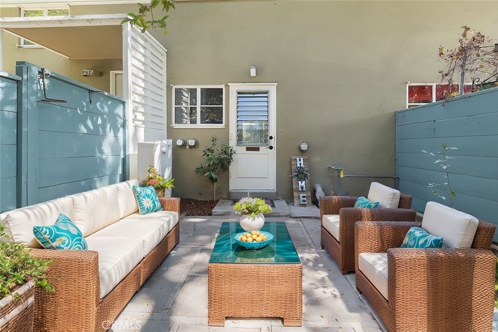 5162 Village Green #96, Los Angeles, California, 90016, United States, 2 Bedrooms Bedrooms, ,1 BathroomBathrooms,Residential,For Sale,5162 Village Green #96,1649469