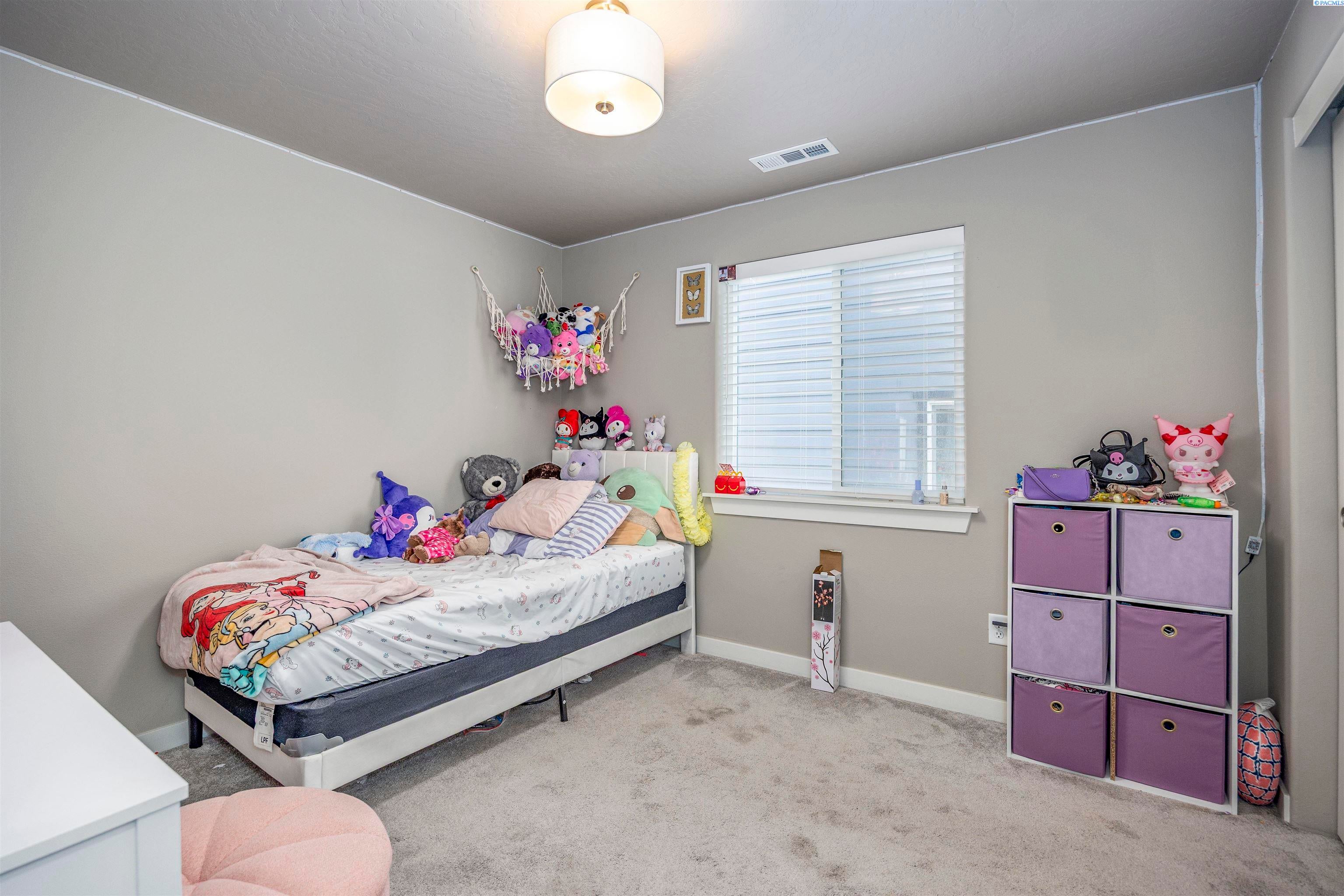 Prosser, Washington, 99350, United States, 3 Bedrooms Bedrooms, ,1 BathroomBathrooms,Residential,For Sale,2032317