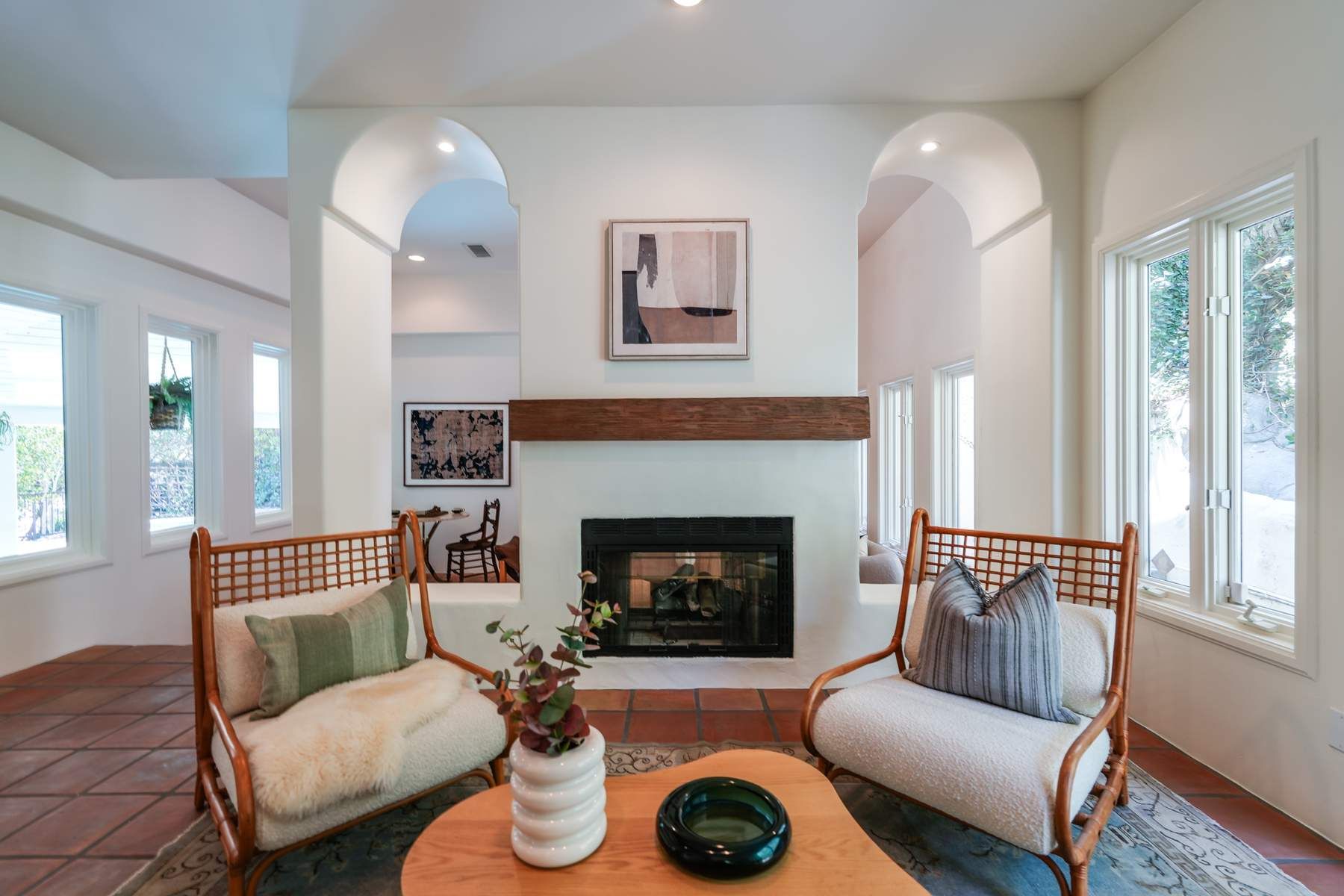  2216 East Live Oak Drive - 物件實景