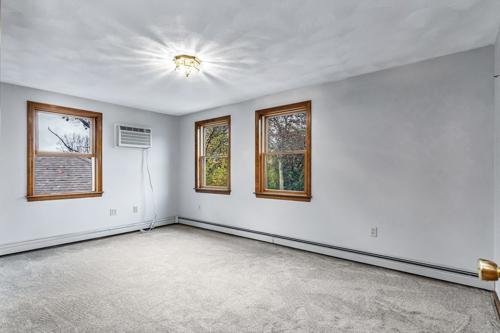 Dracut, Massachusetts, 01826, United States, 3 Bedrooms Bedrooms, ,2 BathroomsBathrooms,Residential,For Sale,1982385