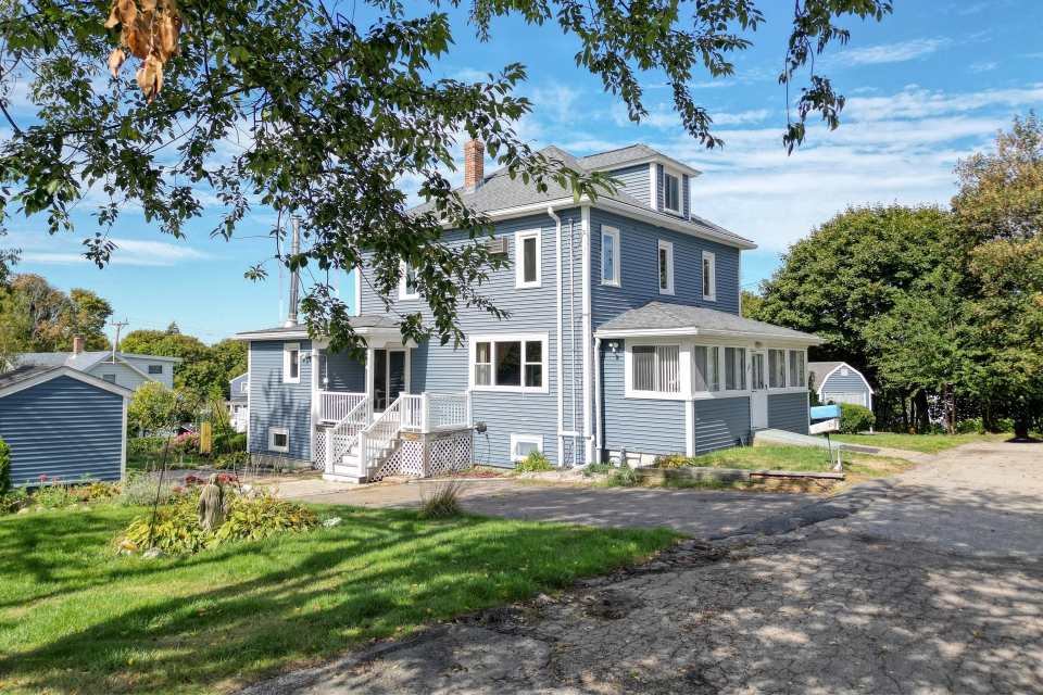 Hull, Massachusetts, 02045, United States, 6 Bedrooms Bedrooms, ,3 BathroomsBathrooms,Residential,For Sale,1978690