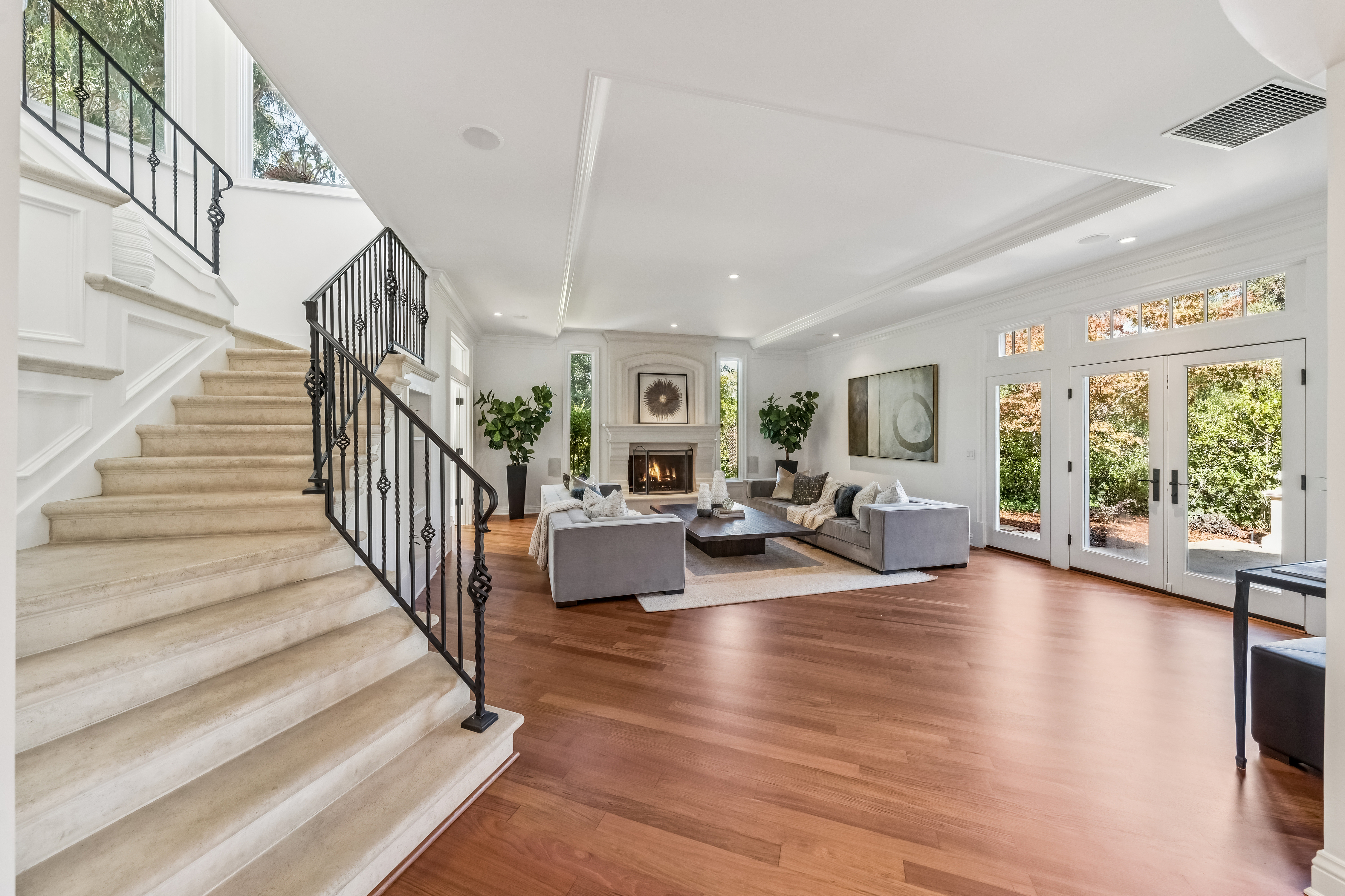  Expansive Mediterranean-Style Villa - 物件實景