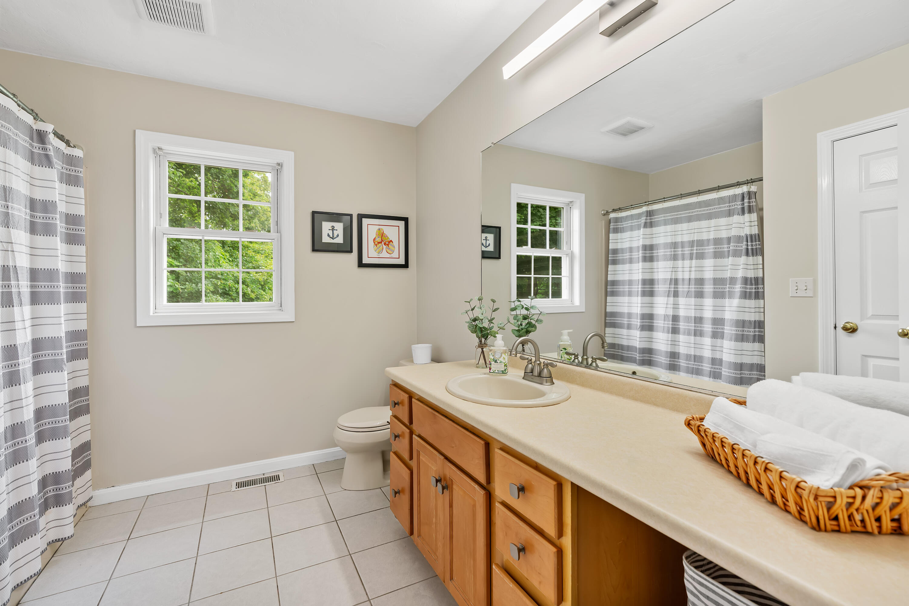  2 Ture Lane, Holbrook, MA, 02343 - 物件實景