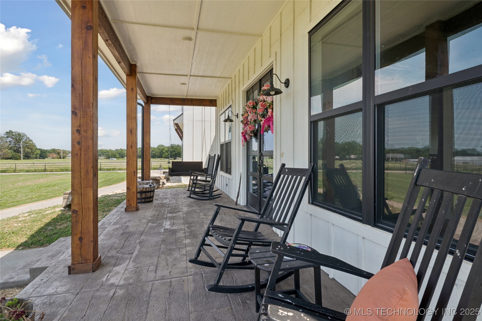 Pryor, Oklahoma, 74361, United States, 4 Bedrooms Bedrooms, ,4 BathroomsBathrooms,Residential,For Sale,1916724