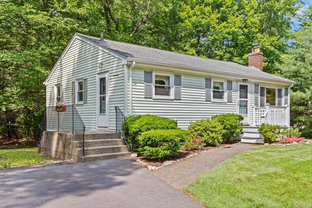 Easton, Massachusetts, 02356, United States, 3 Bedrooms Bedrooms, ,1 BathroomBathrooms,Residential,For Sale,1895599