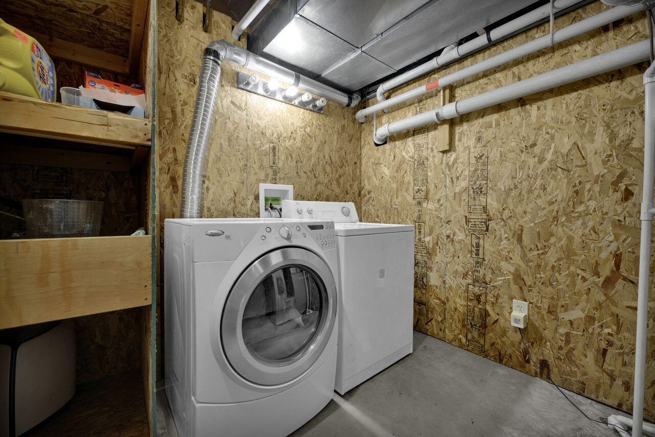 Granville, Ohio, 43023, United States, 5 Bedrooms Bedrooms, ,3 BathroomsBathrooms,Residential,For Sale,1970810