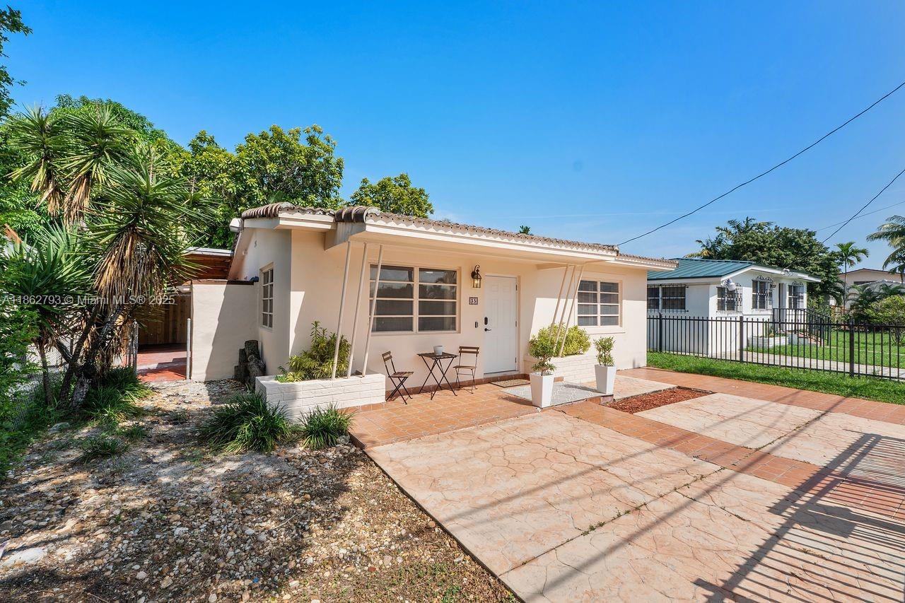 Miami, Florida, 33134, United States, 3 Bedrooms Bedrooms, ,1 BathroomBathrooms,Residential,For Sale,1938840