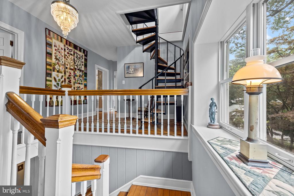 Lansdowne, Pennsylvania, 19050, United States, 5 Bedrooms Bedrooms, ,3 BathroomsBathrooms,Residential,For Sale,1926052