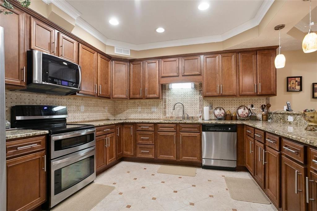 Covington, Georgia, 30014, United States, 5 Bedrooms Bedrooms, ,5 BathroomsBathrooms,Residential,For Sale,2003102