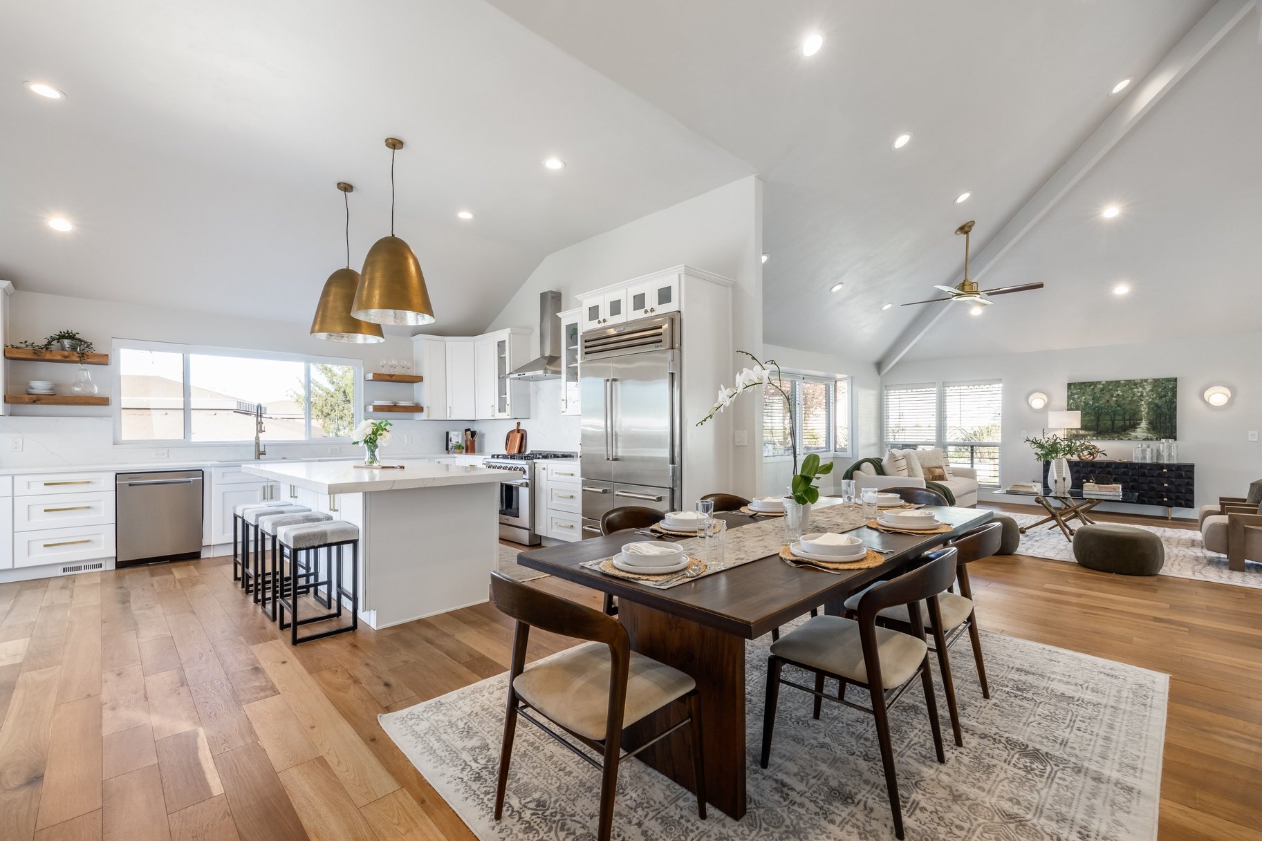  Stunning East Capitol Renovation - 物件實景