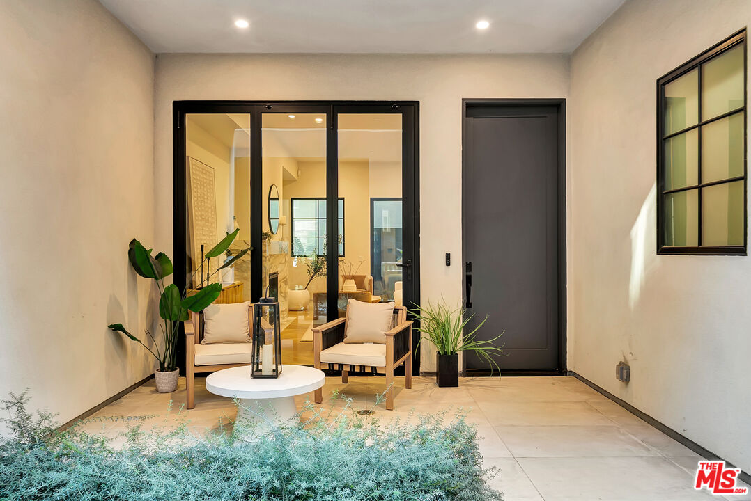 West Hollywood, California, 90069, United States, 3 Bedrooms Bedrooms, ,3 BathroomsBathrooms,Residential,For Sale,1999893