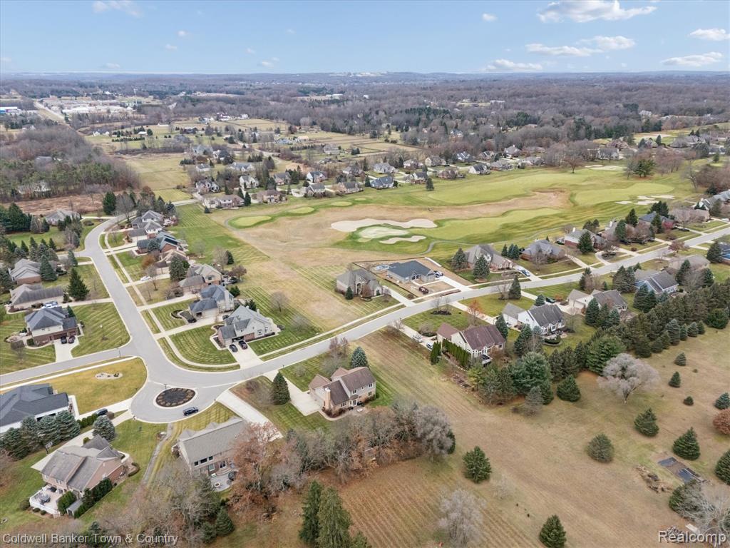 Highland, Michigan, 48357, United States, 4 Bedrooms Bedrooms, ,4 BathroomsBathrooms,Residential,For Sale,2003066