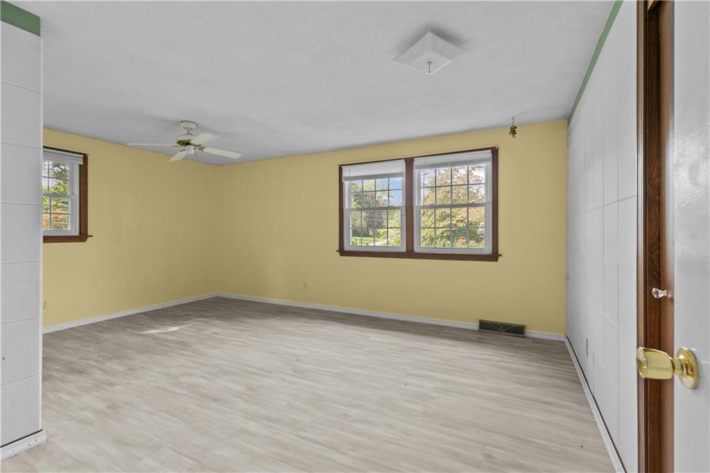 North Kingstown, Rhode Island, 02852, United States, 3 Bedrooms Bedrooms, ,2 BathroomsBathrooms,Residential,For Sale,1976998